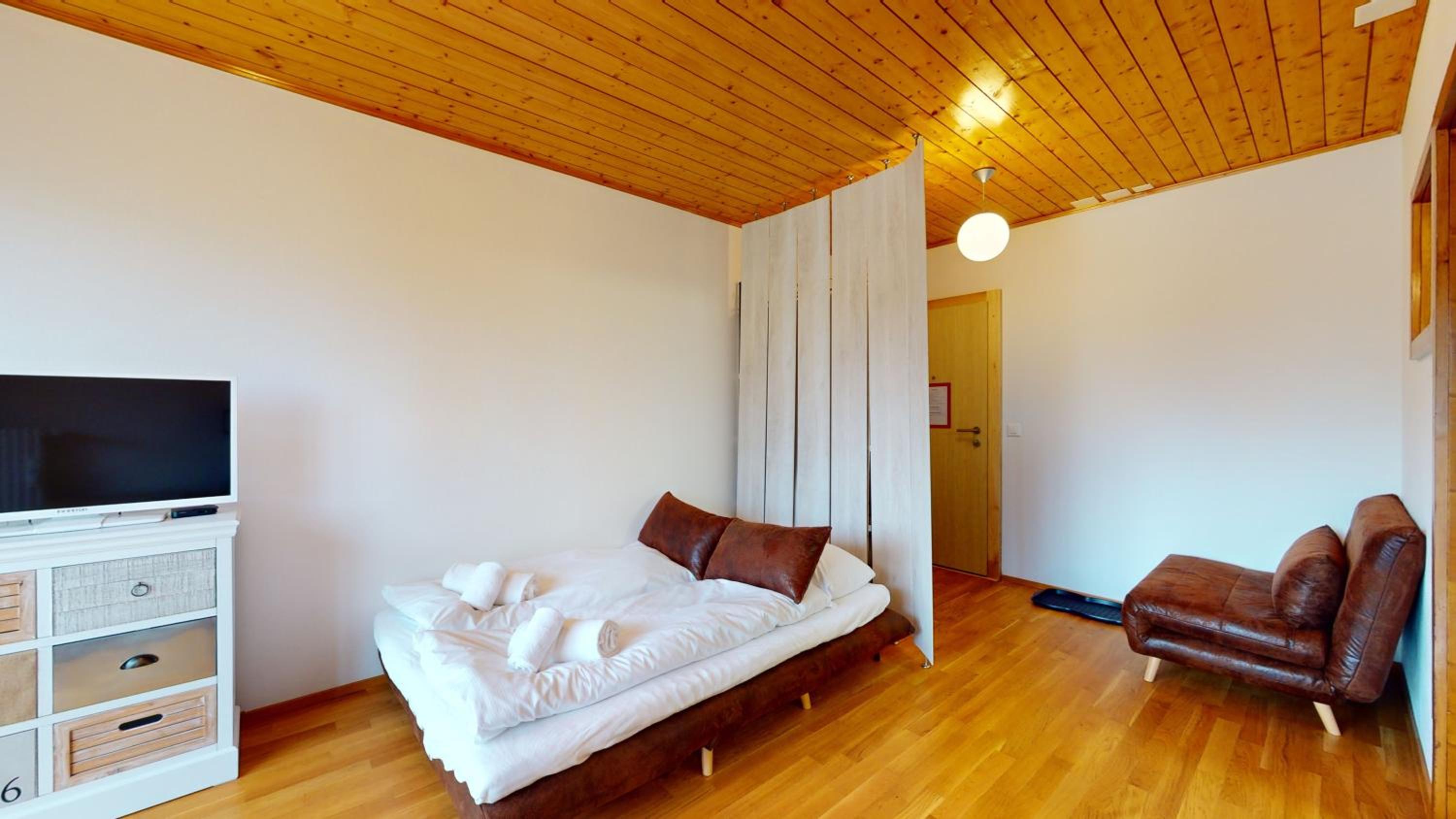 Calm studio with balcony in Crans-Montana