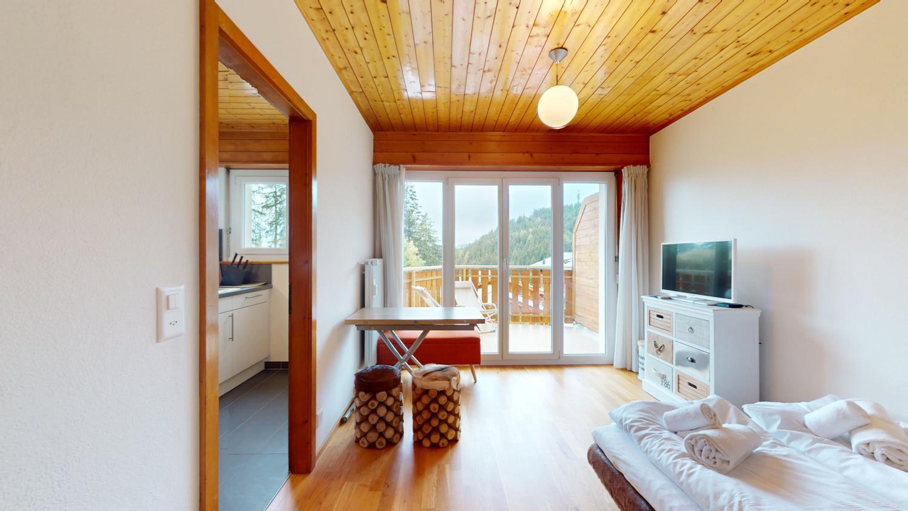 Calm studio with balcony in Crans-Montana