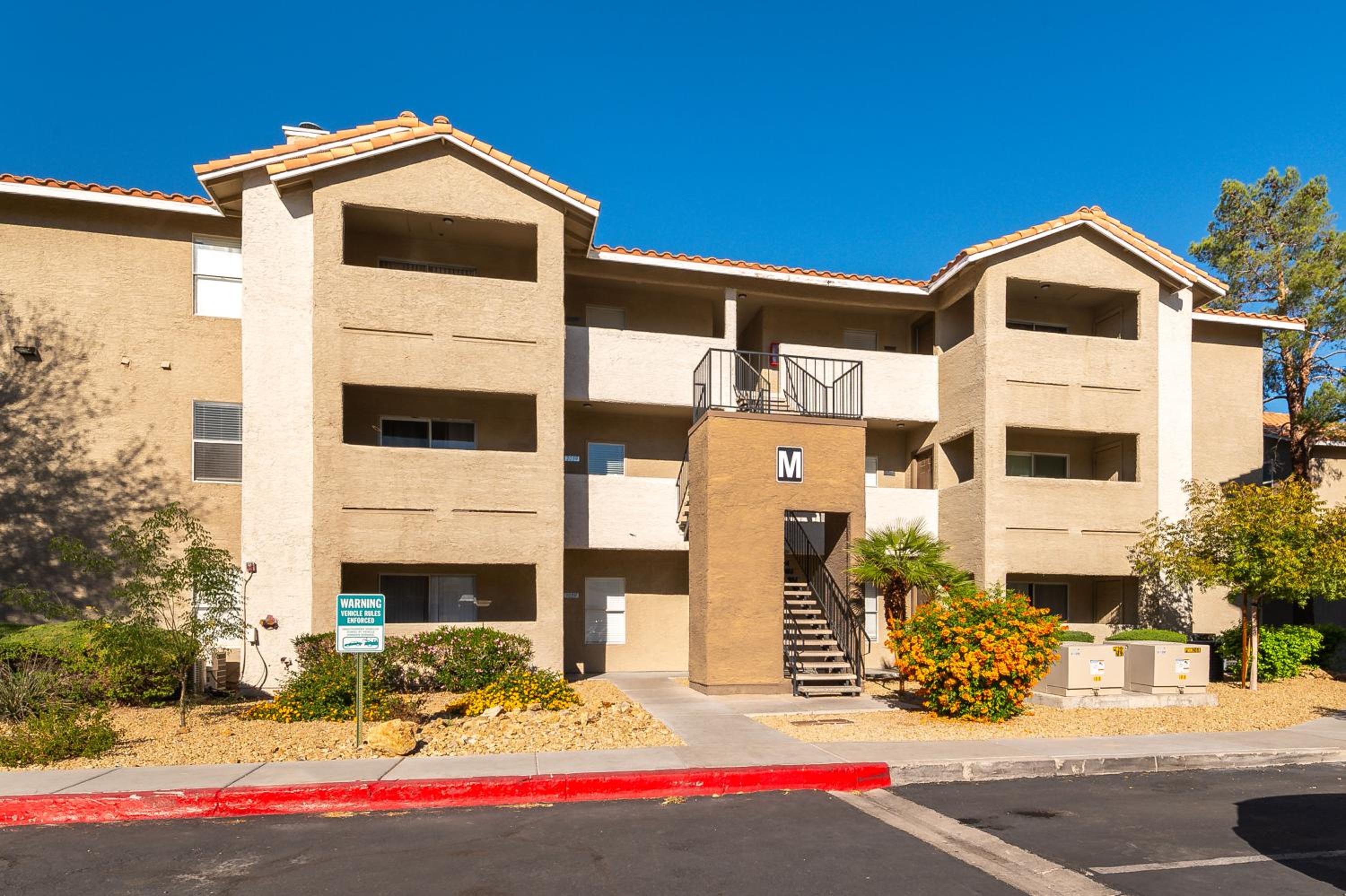 Rio-Adjacent 2BR Pool, Gym, Free Parking view 5