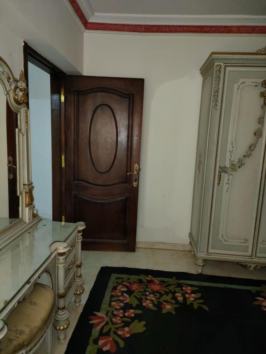 Luxury 3 rooms Flat