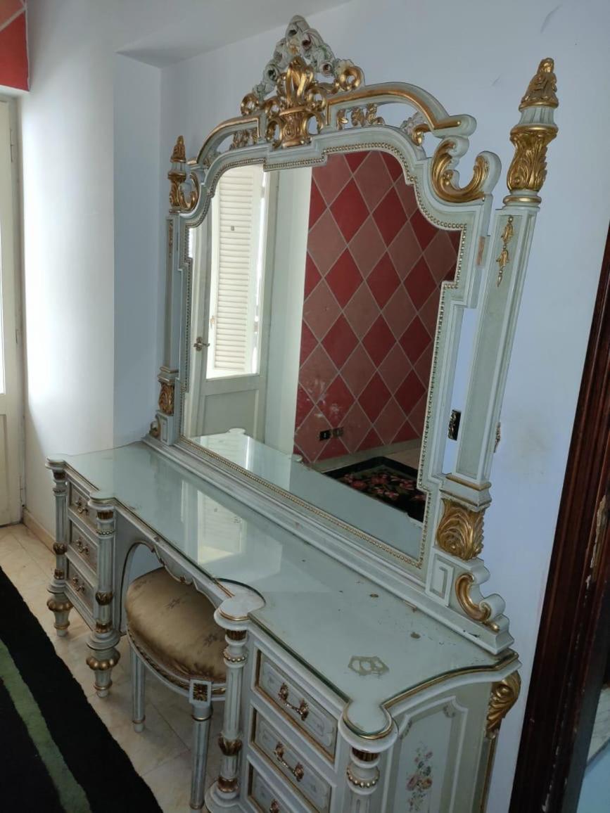 Luxury 3 rooms Flat