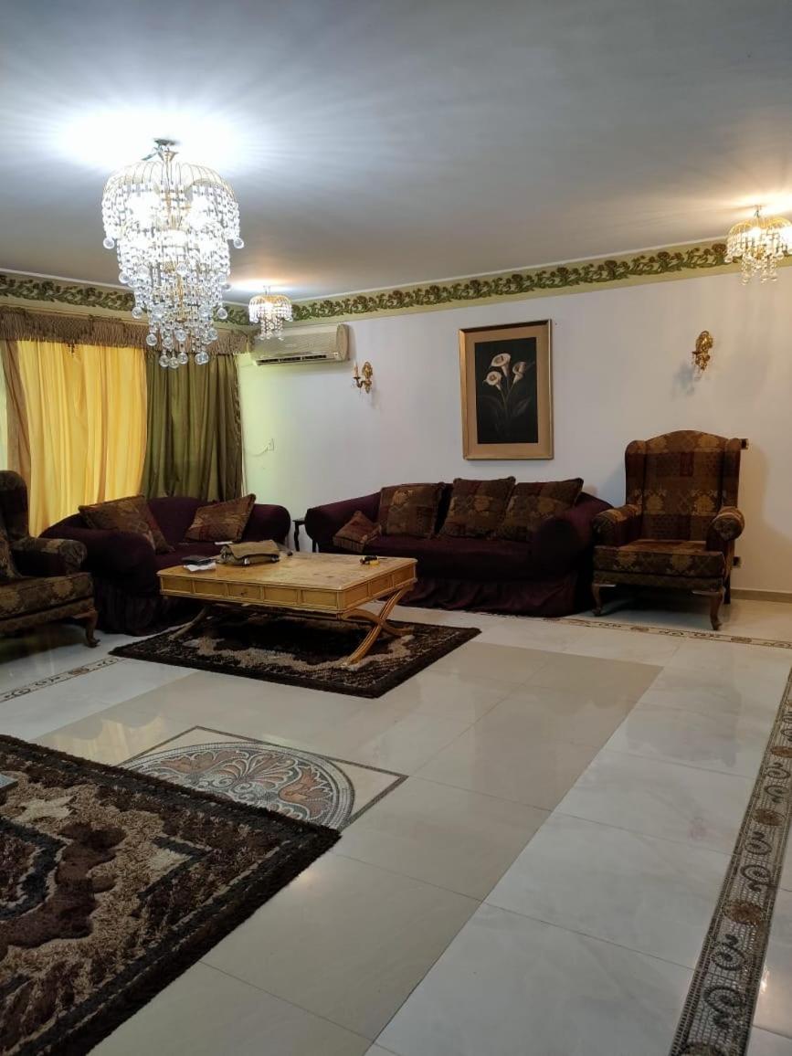 Luxury 3 rooms Flat