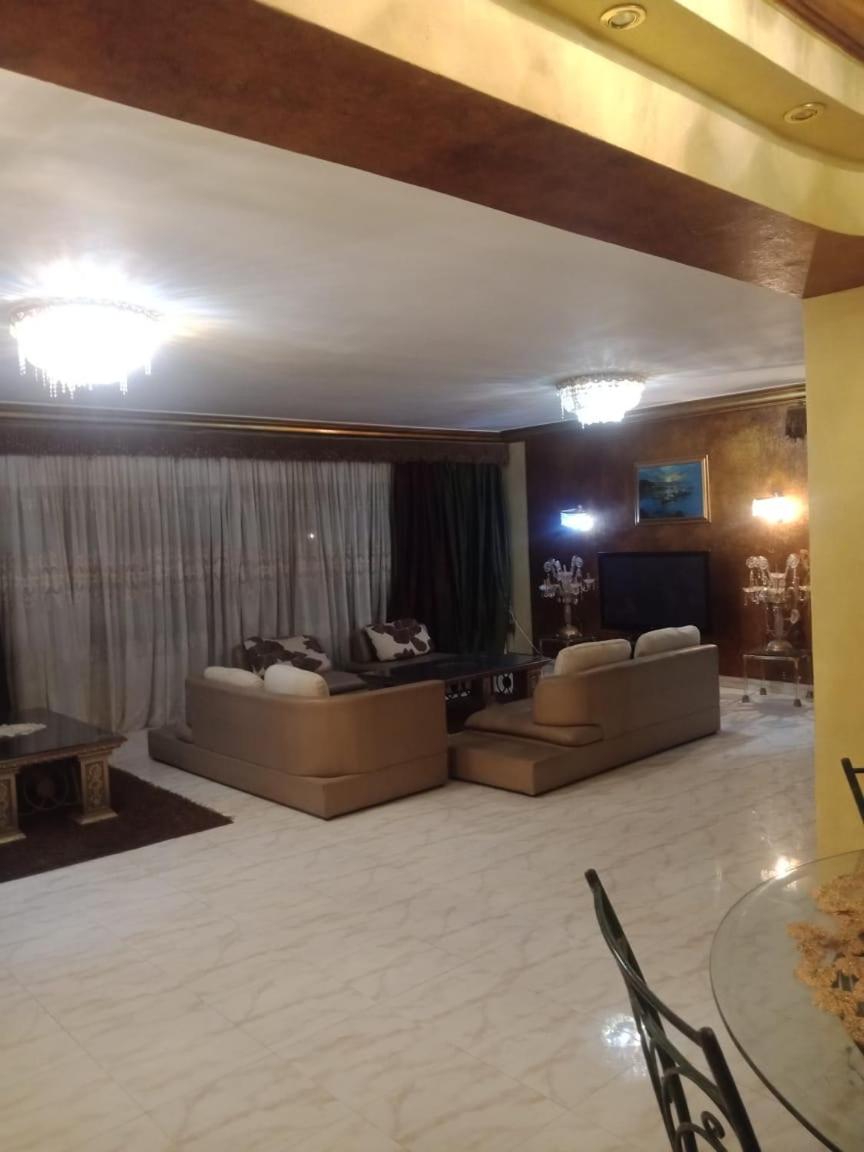 Luxury 3 rooms Flat