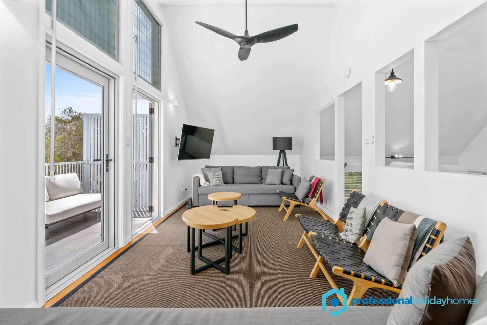 Ocean Dunes - Absolute Beachfront with Fireplace