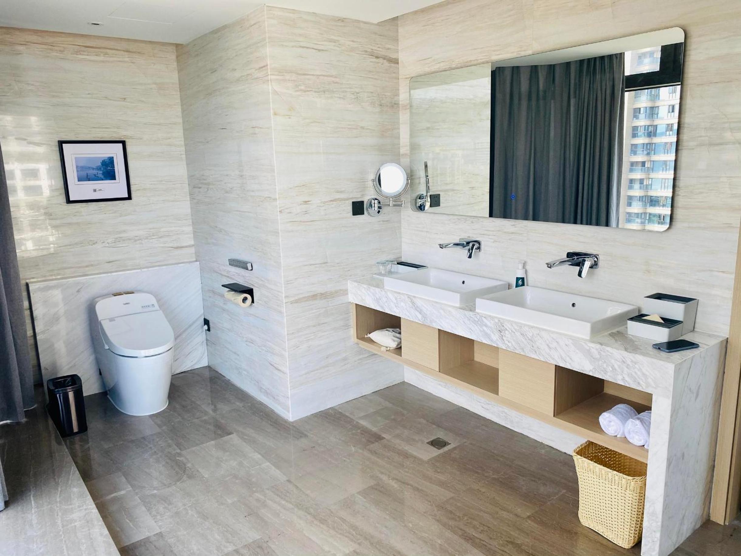 Atour Hotel Tonglu Fuchunjiang