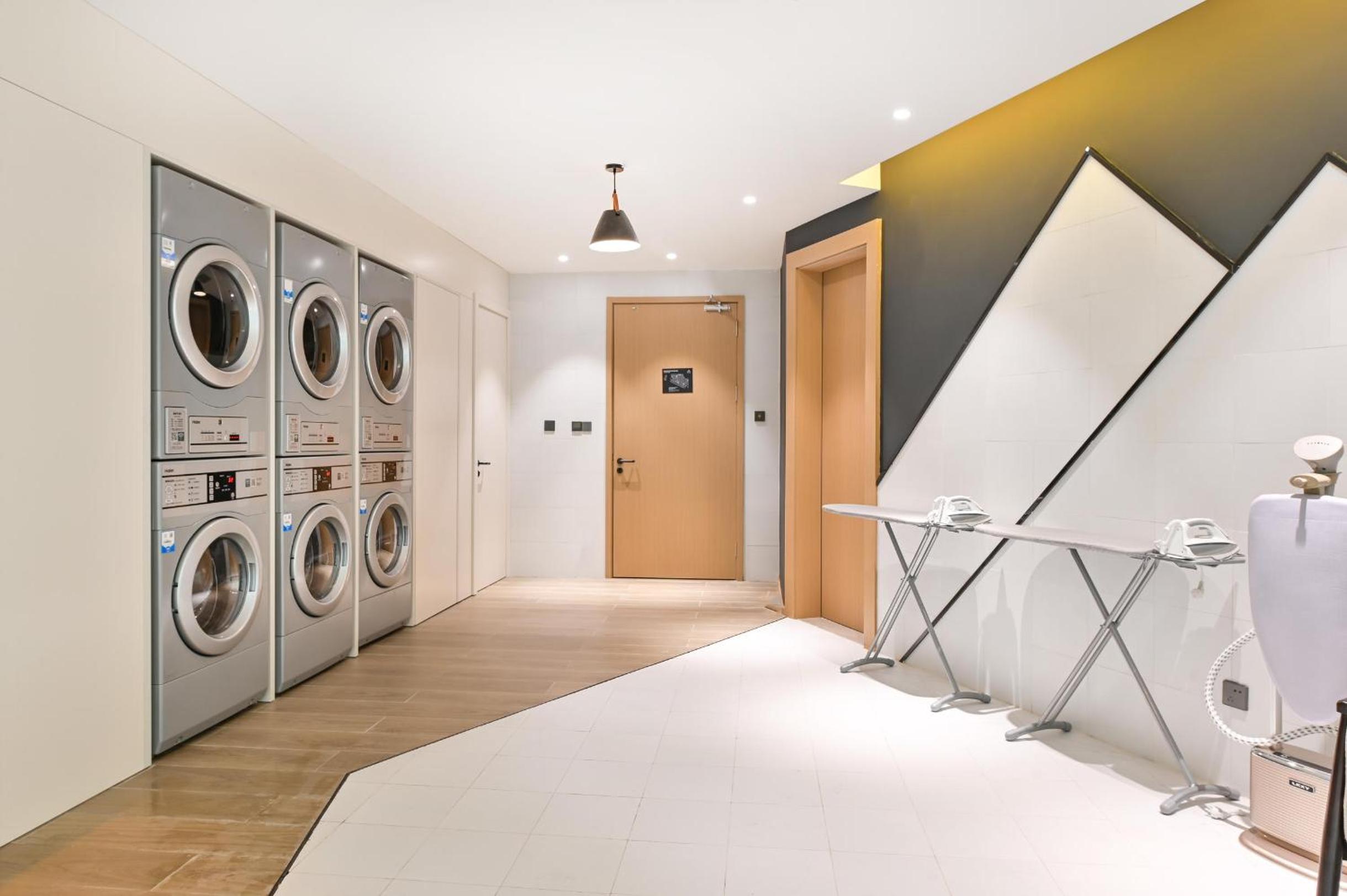 Atour Hotel Tianjin Eye