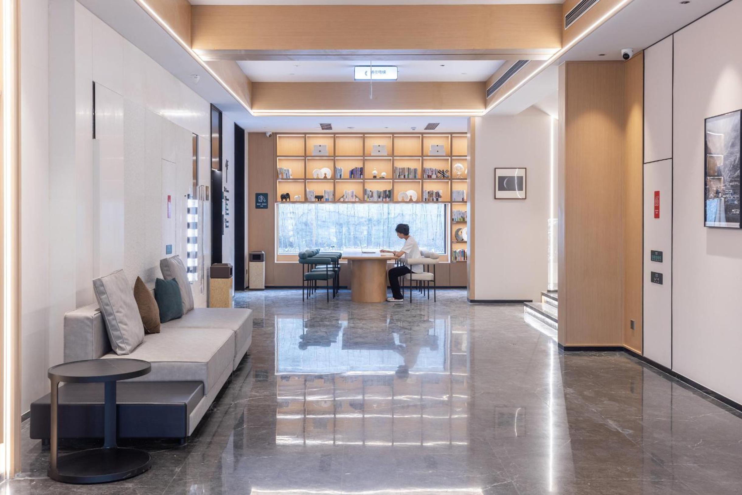 Atour Hotel Jinan Shungeng Covention and Exhibition Center Bayi Overpass