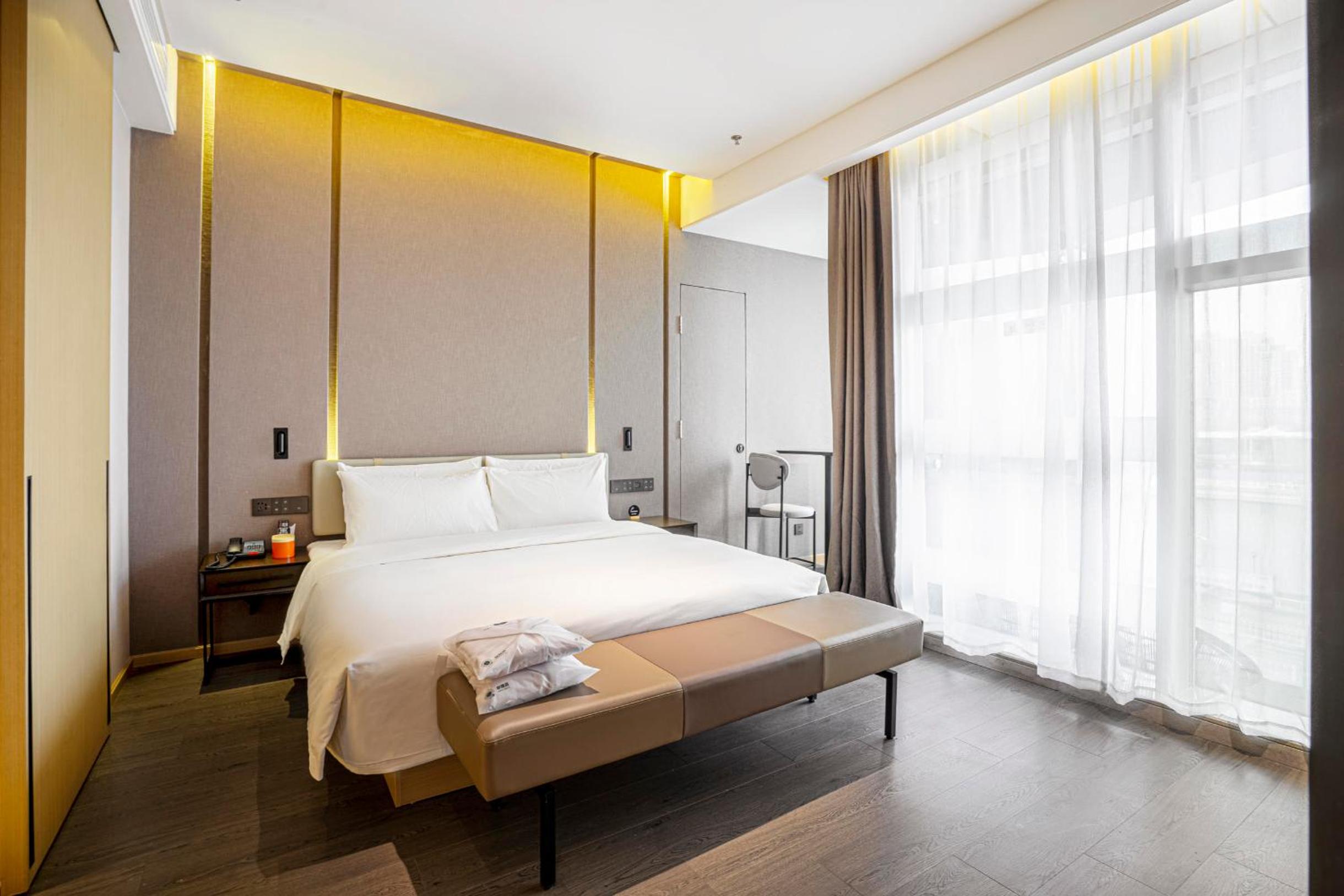 Atour Hotel Tianjin Eye