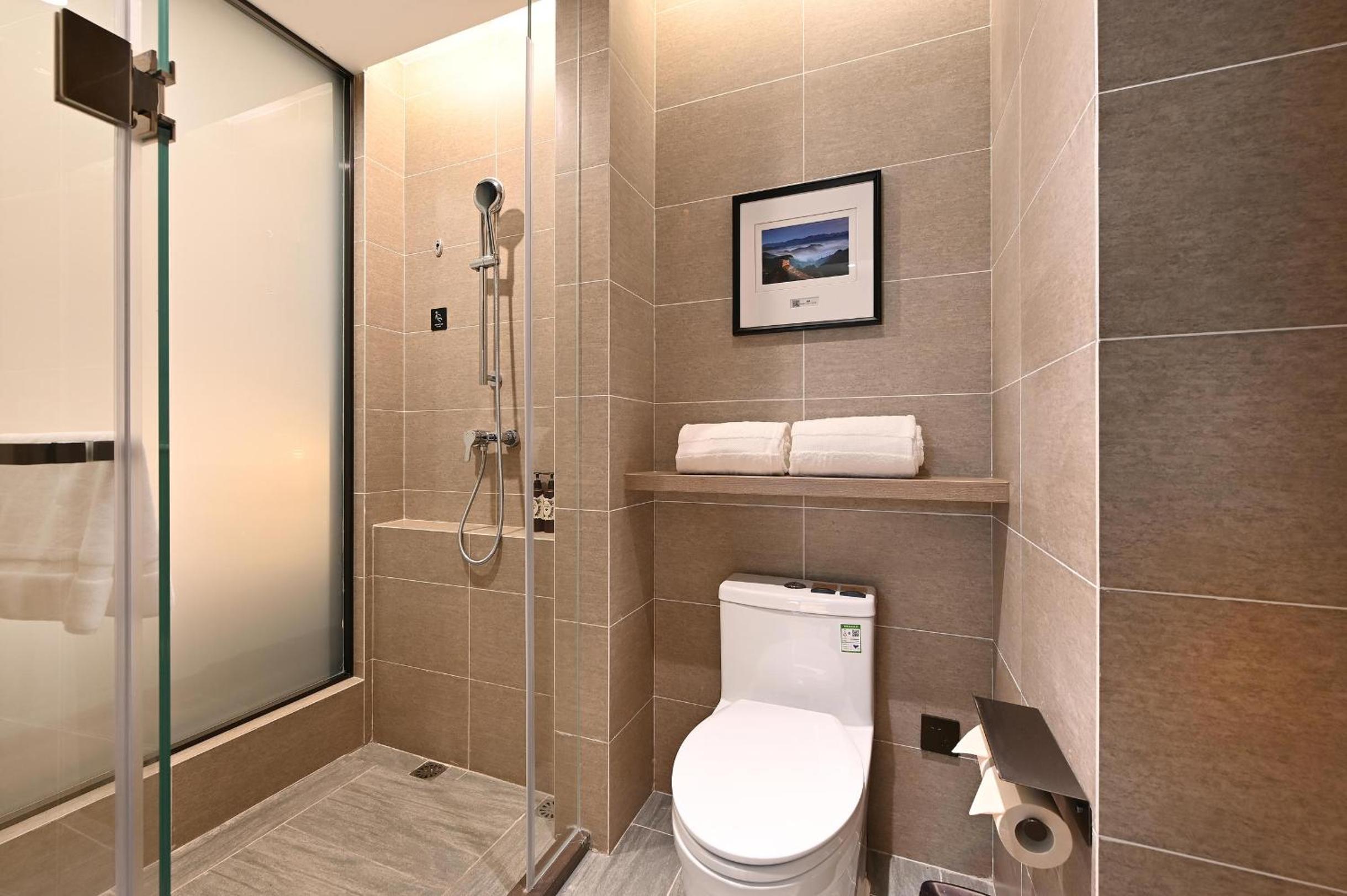 Atour Hotel Shenyang South Station Quanyun Road