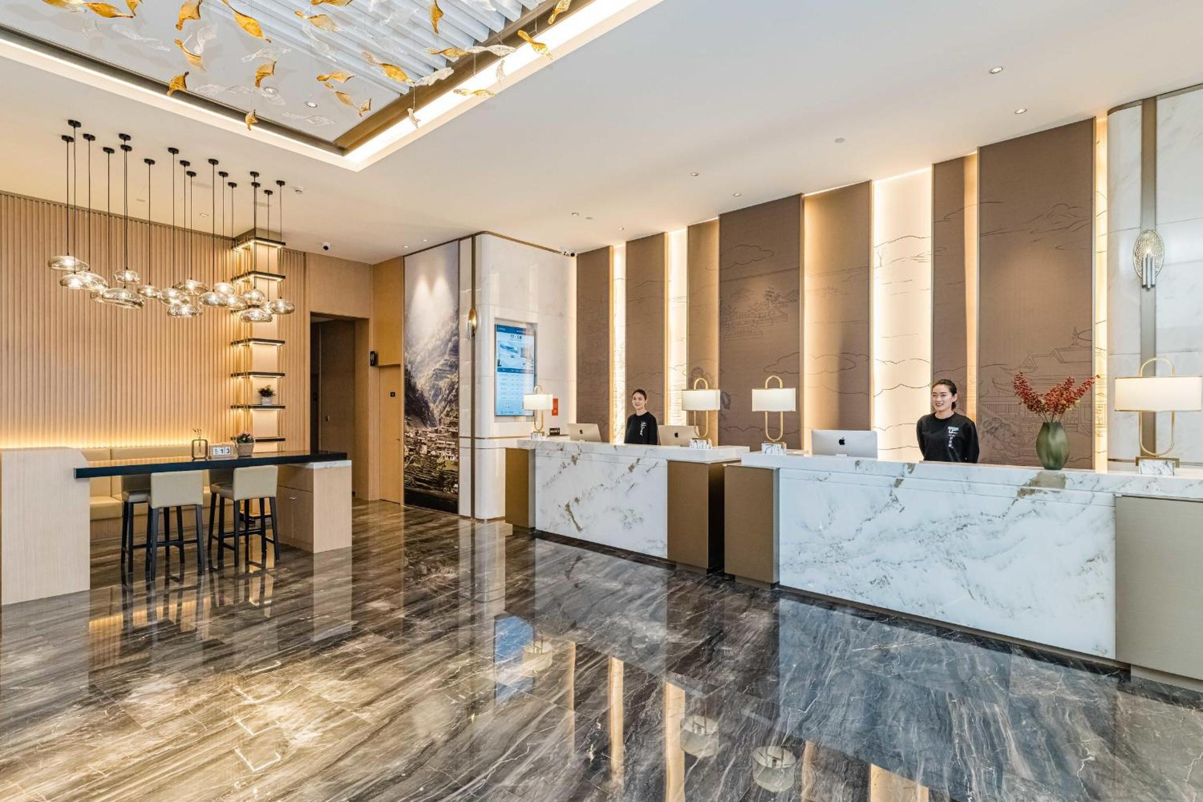 Atour Hotel Tonglu Fuchunjiang