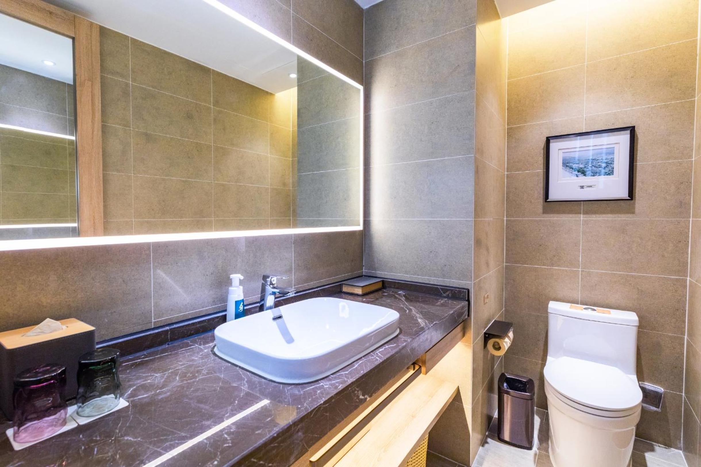 Atour Hotel Jinan Zhangqiu Century Avenue