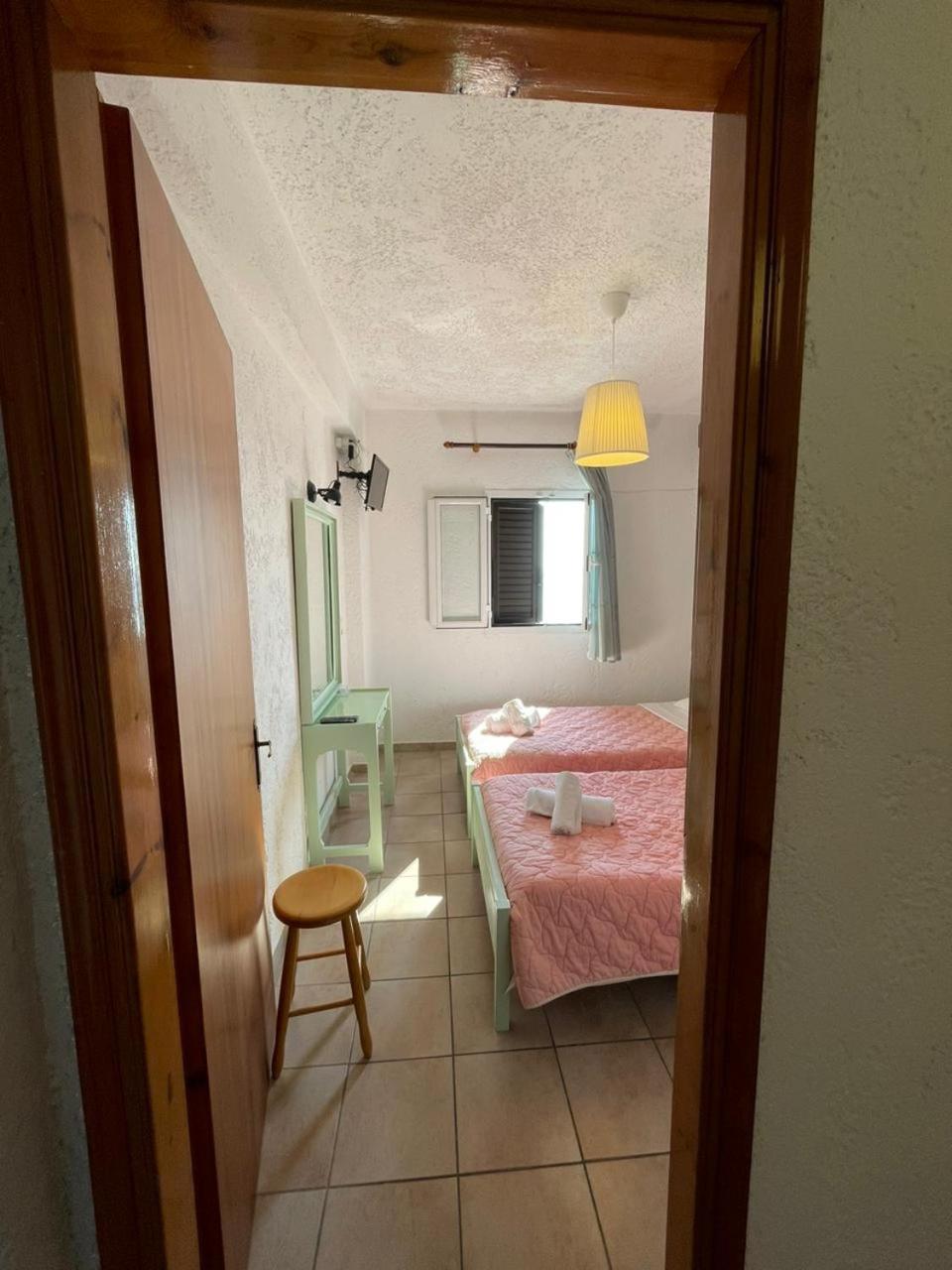 Yannis Apartments Barbati