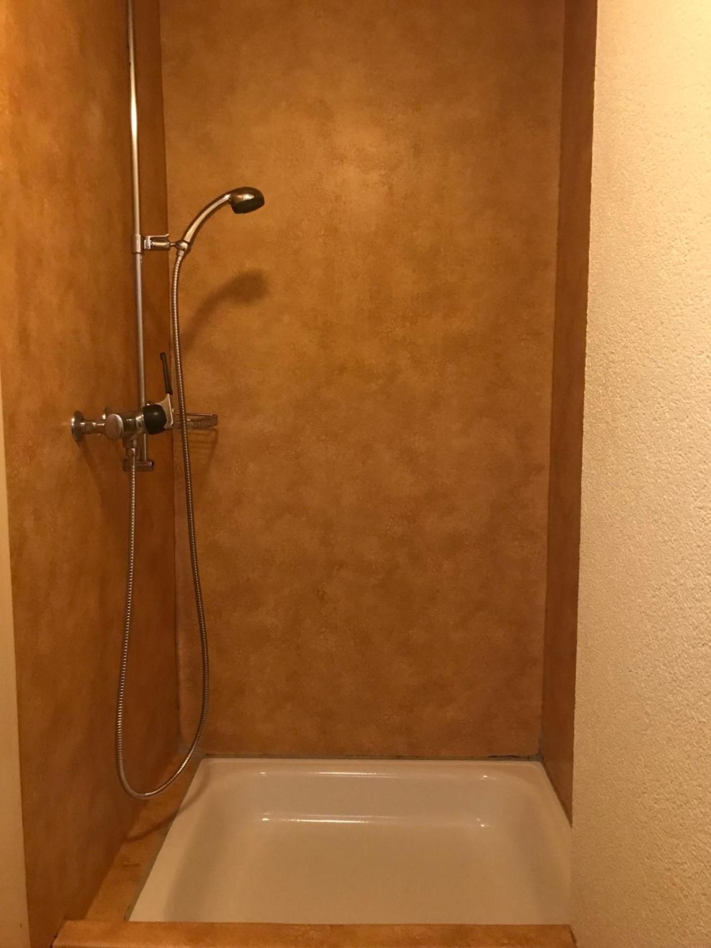 Simple Flat 64m2 Center private Parking SMALL BATHROOM
