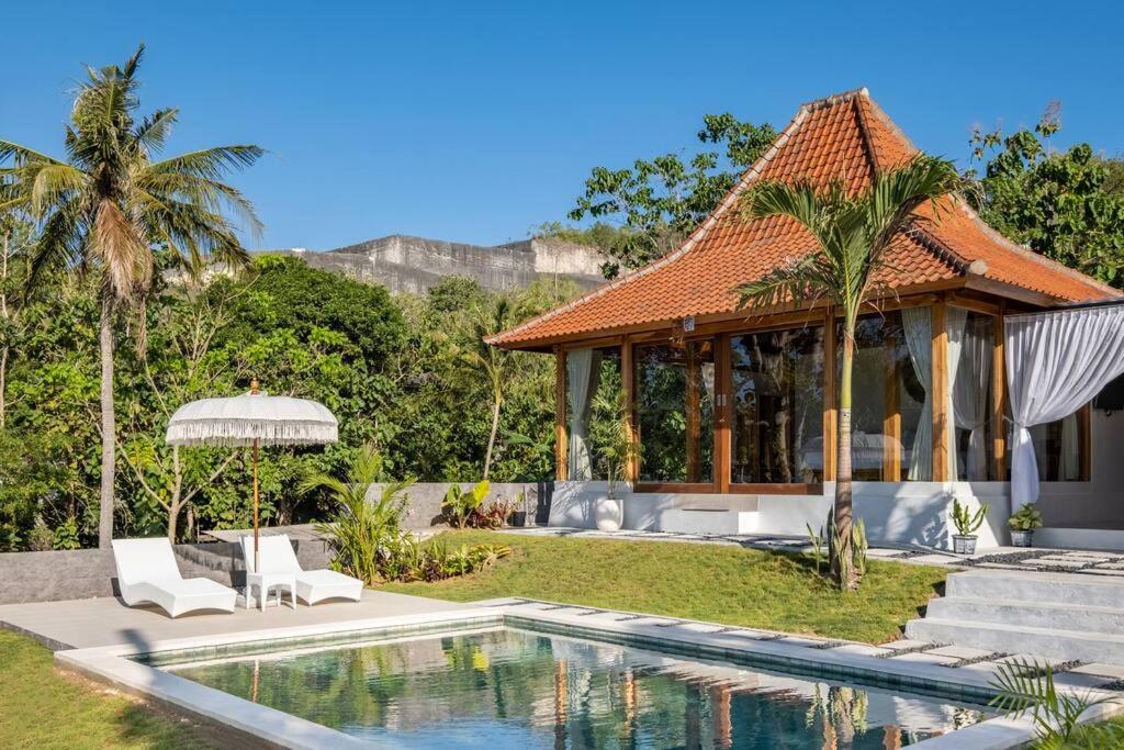 5 mins to Bingin Beach Oceanview Luxe Pool Villa