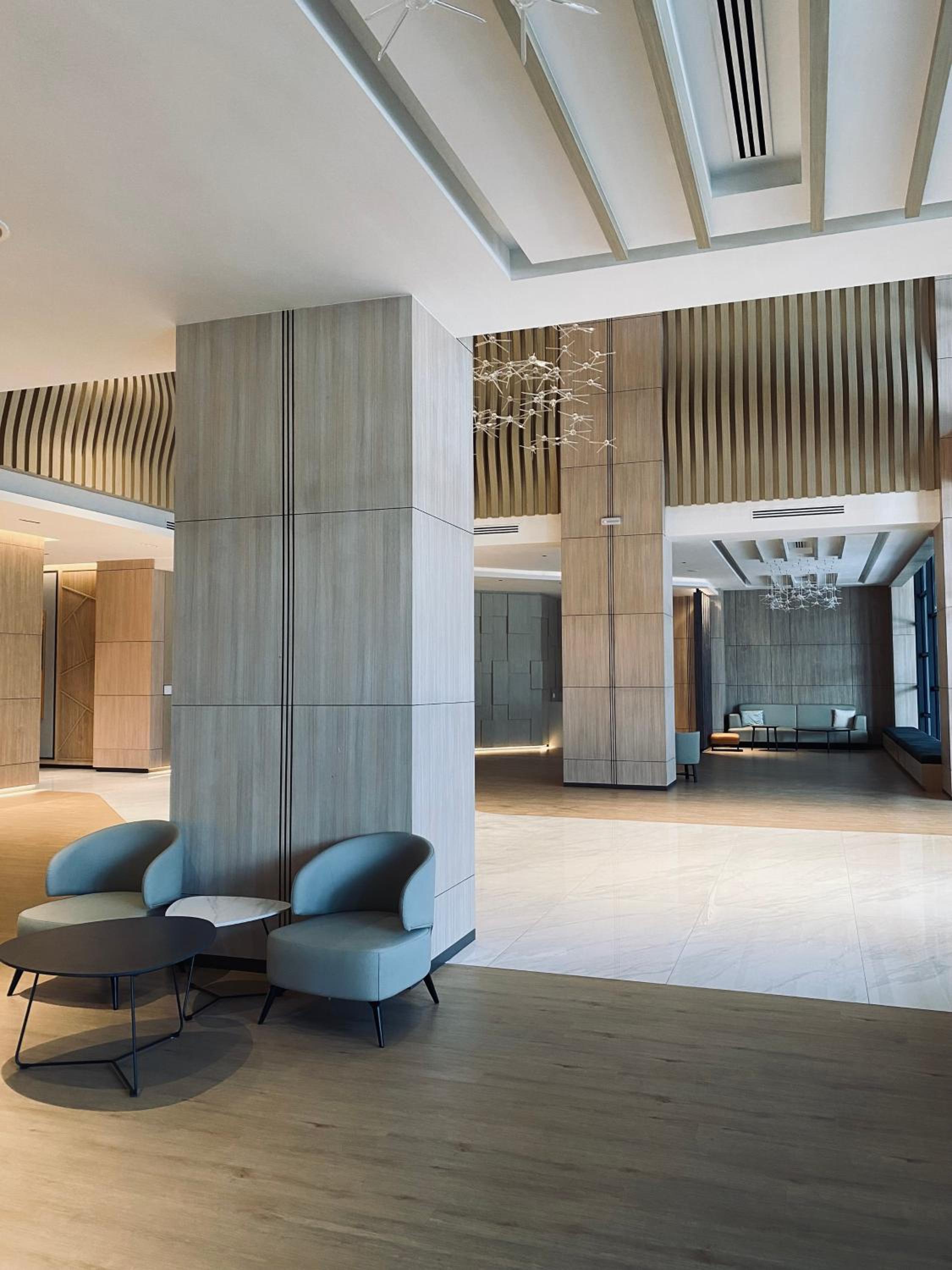 K Avenue with Peak Escapes