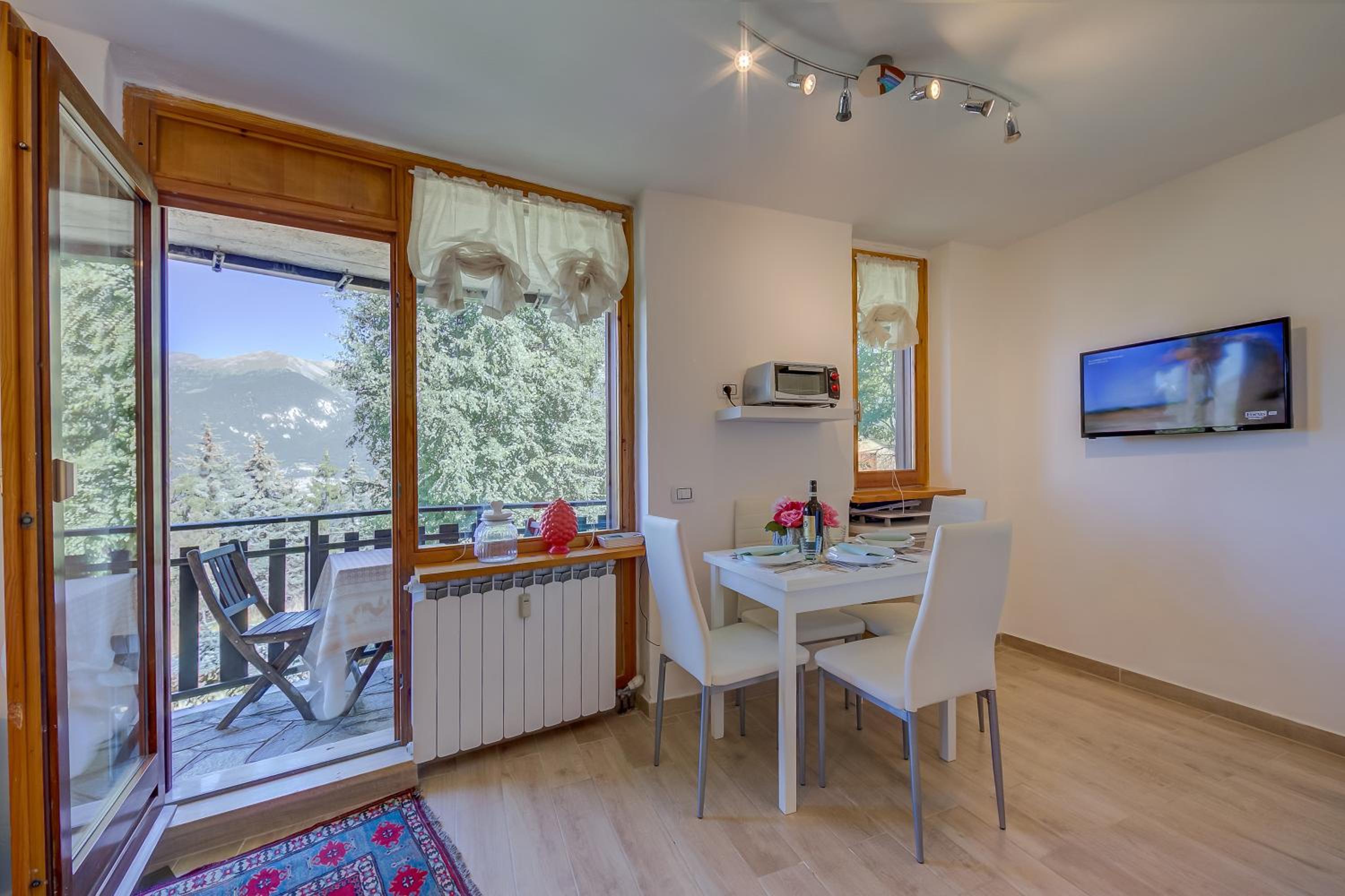 Studio La Borracina Mountain View - Happy Rentals view 3