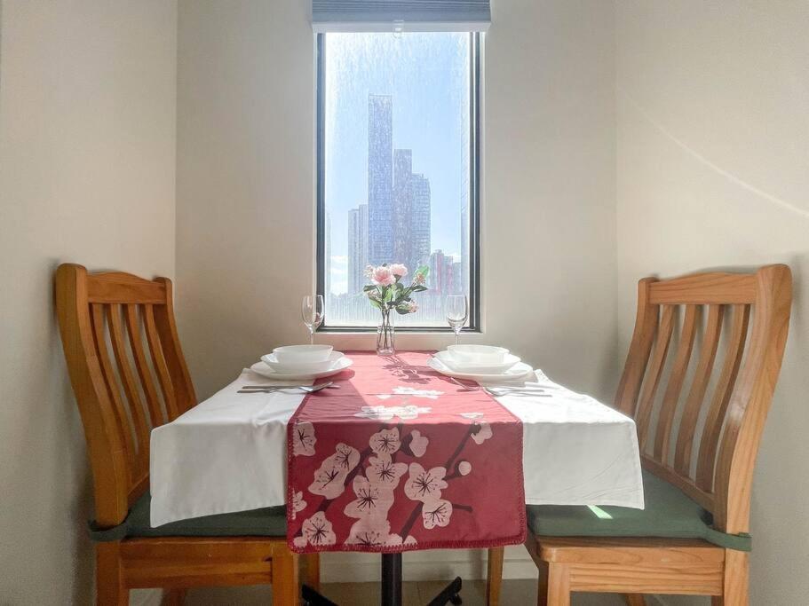 Compact 2B1B Centre of CBD near QV Shopping Centre