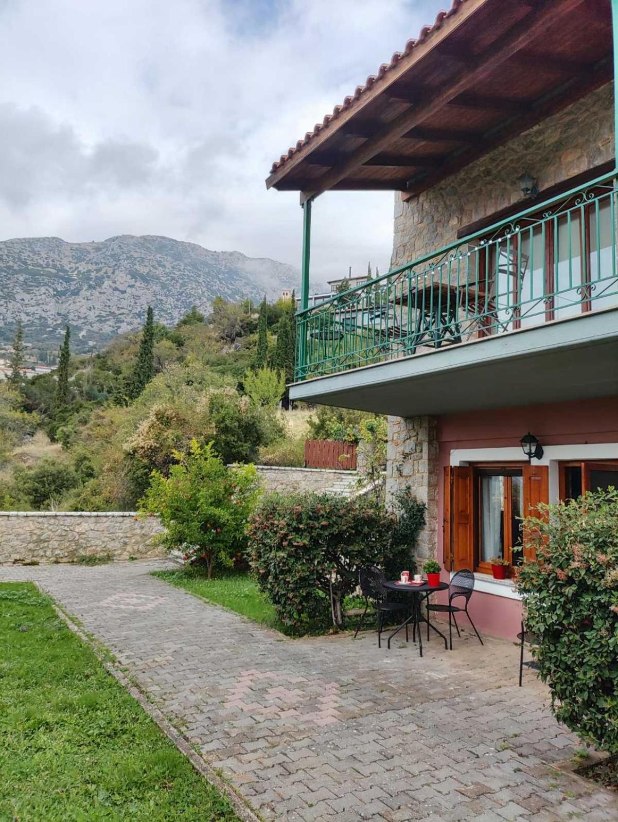 Kastalia Country Home