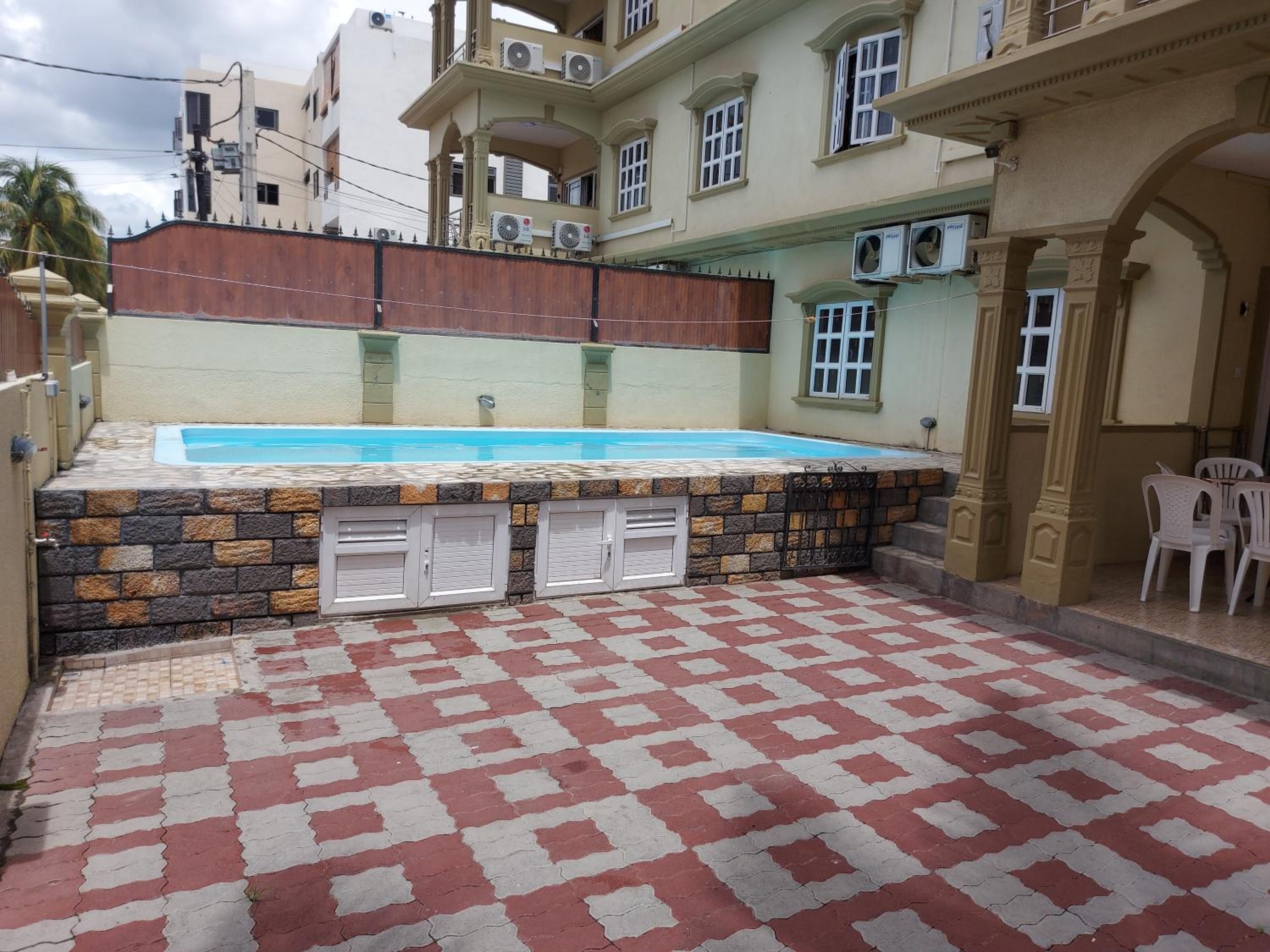 RS VILLAS private bungalow with pool,yard,WiFi and 100mts to the beach view 3