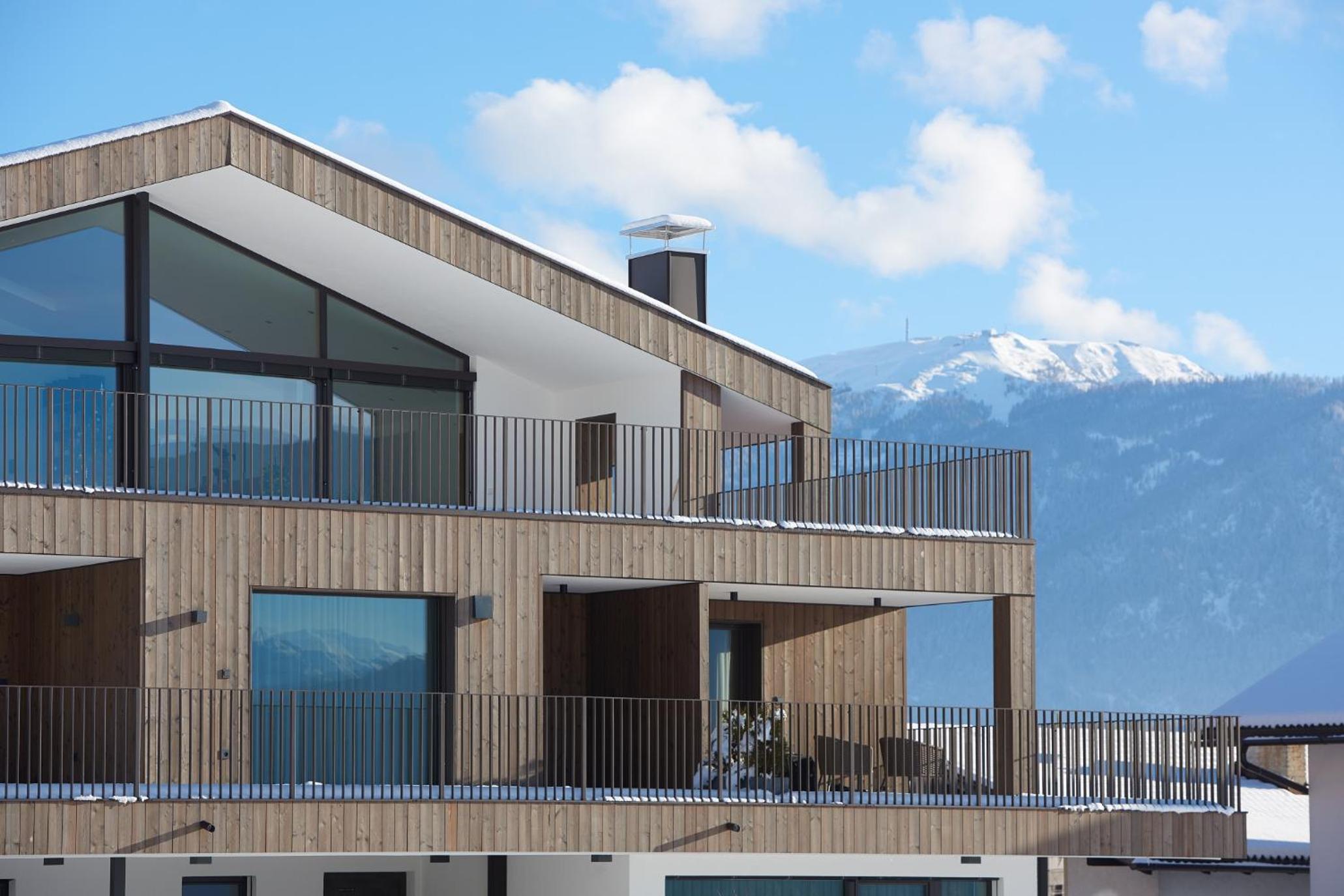 Ariala - Mountain Holiday Home view 2