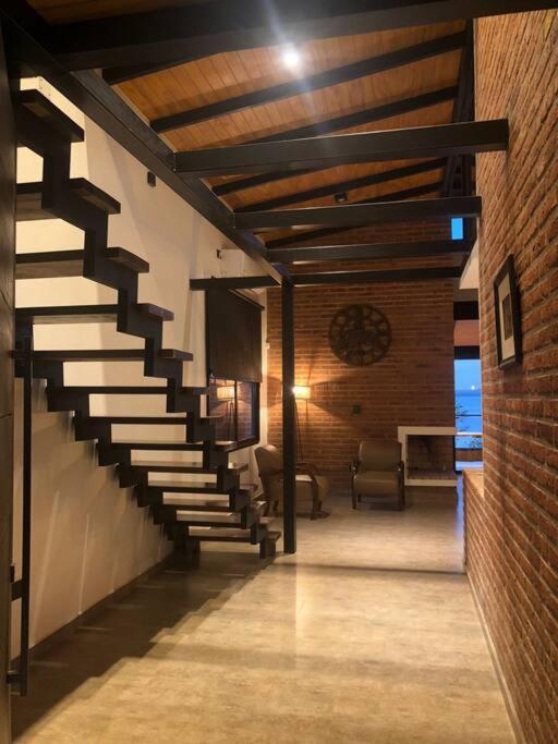 Casa sobre el río