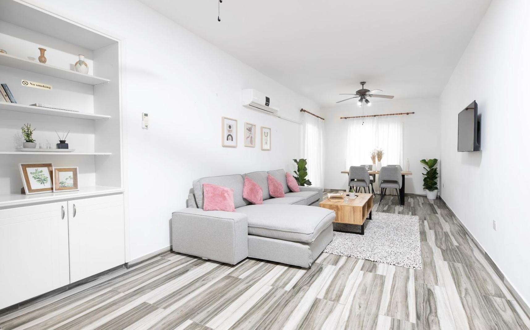Beautiful Apartment in Harbour Paphos, Central & Close to Beach