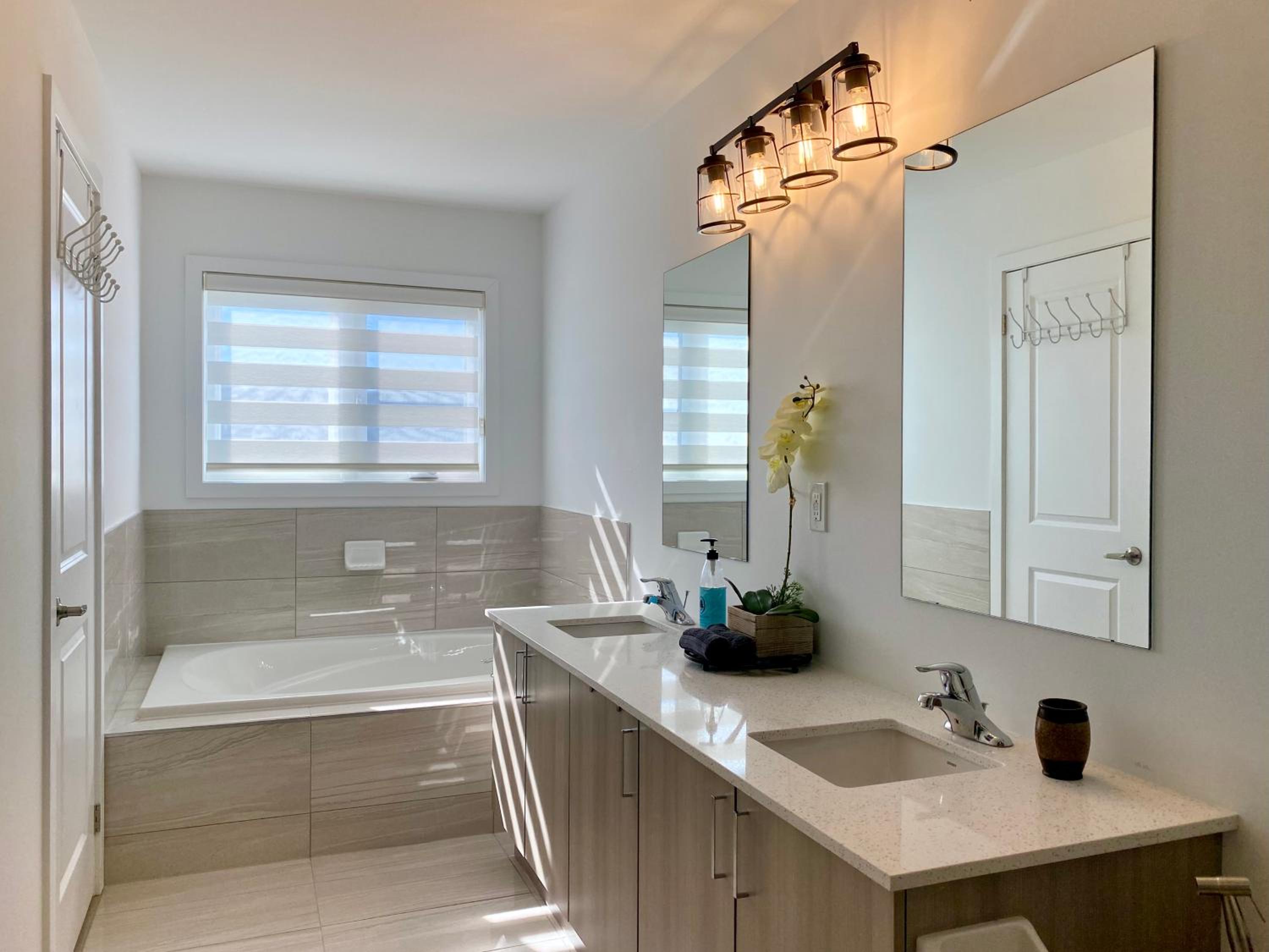 3 Bedroom Well-designed Townhouse in Whitby