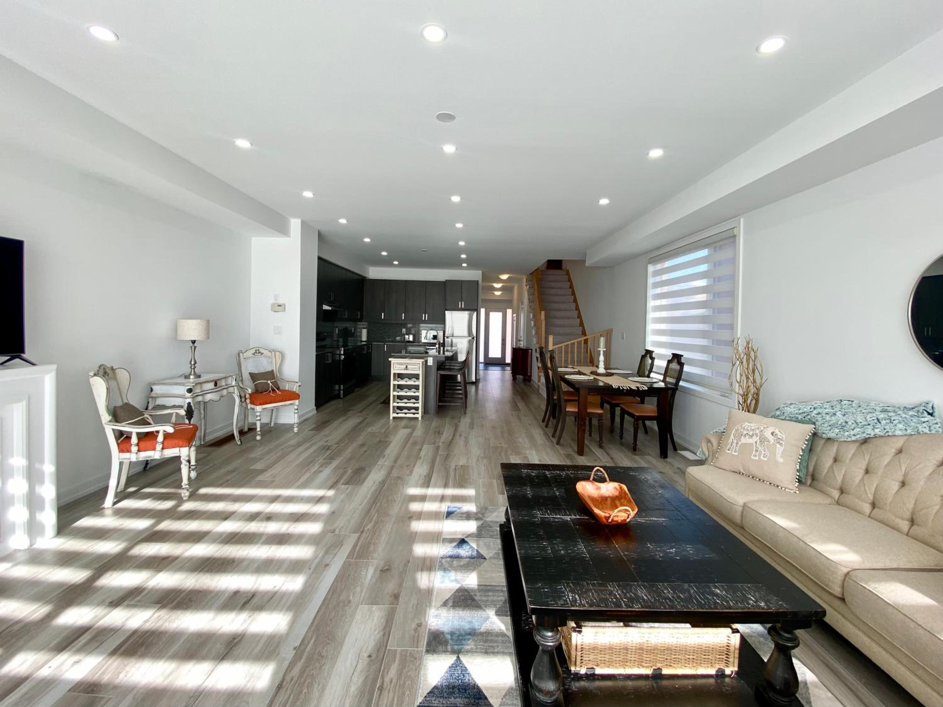 3 Bedroom Well-designed Townhouse in Whitby