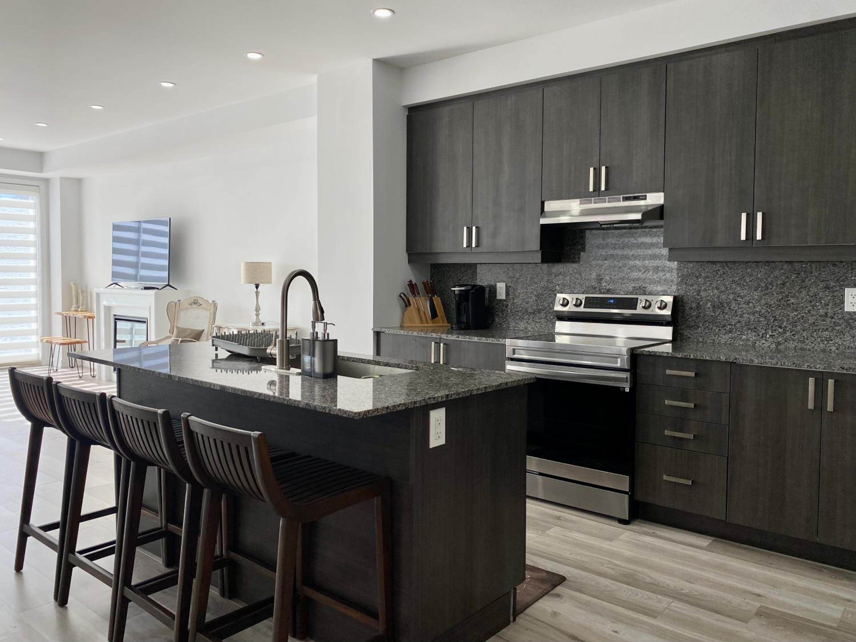 3 Bedroom Well-designed Townhouse in Whitby