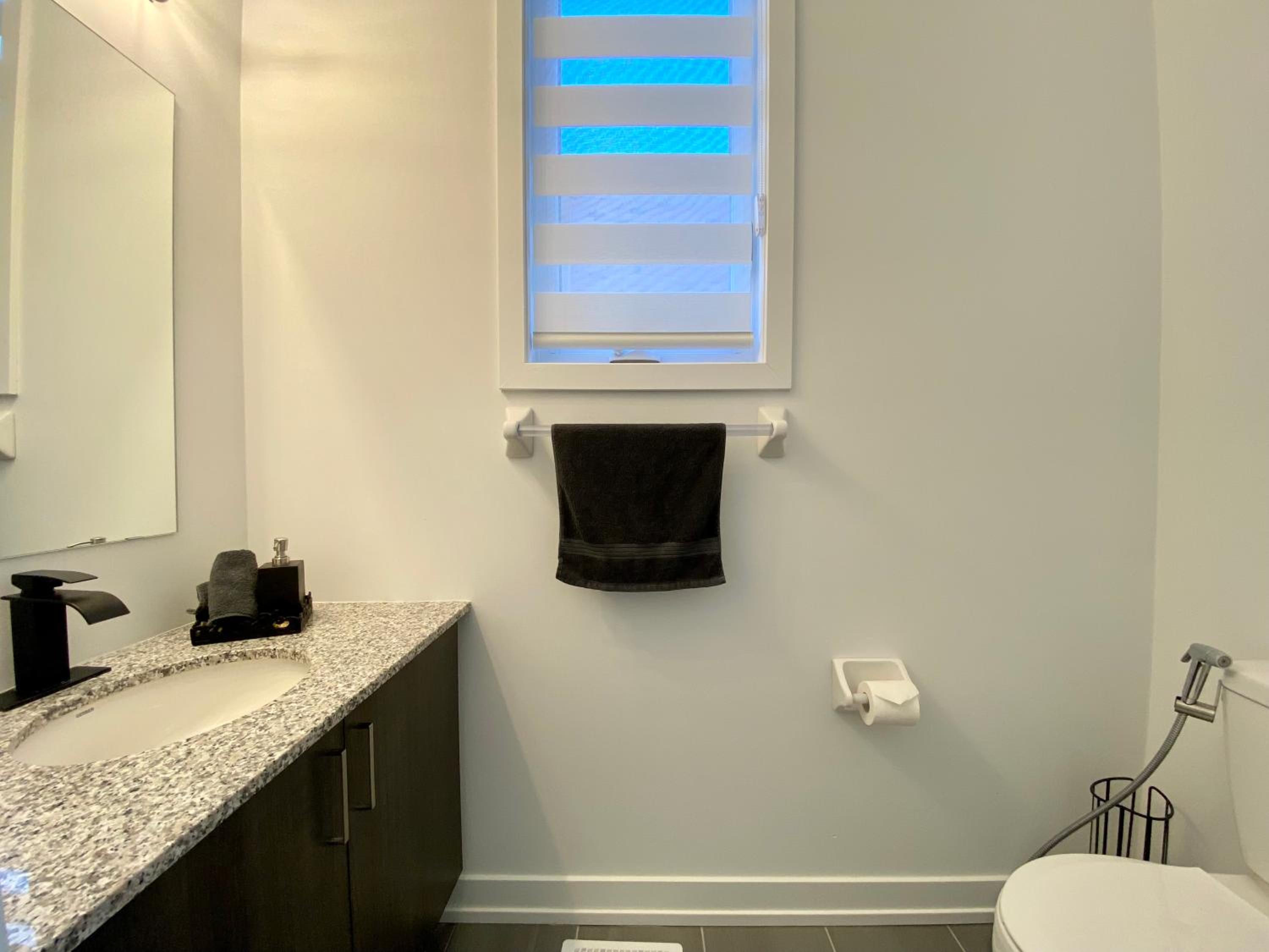 3 Bedroom Well-designed Townhouse in Whitby