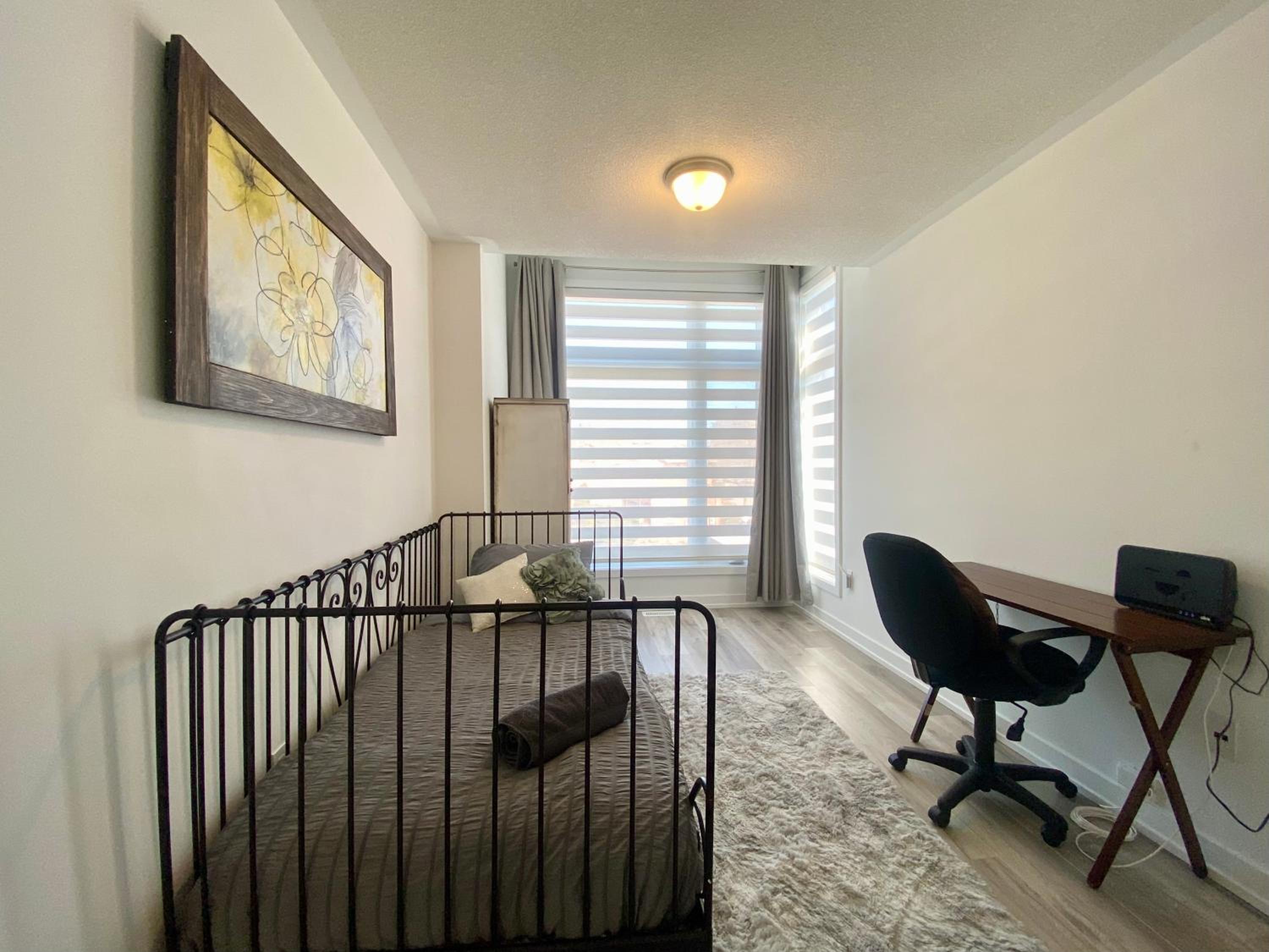 3 Bedroom Well-designed Townhouse in Whitby