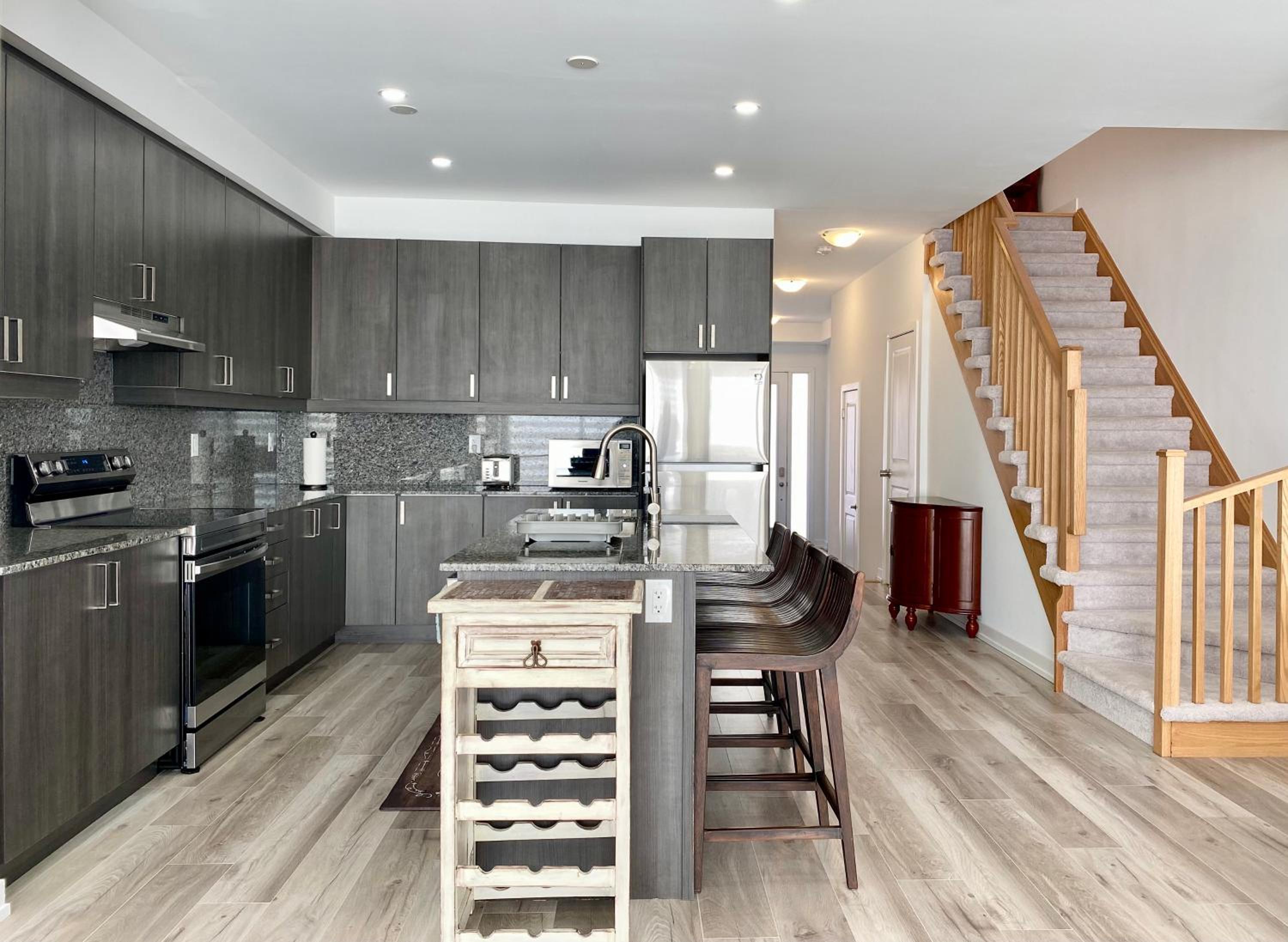 3 Bedroom Well-designed Townhouse in Whitby