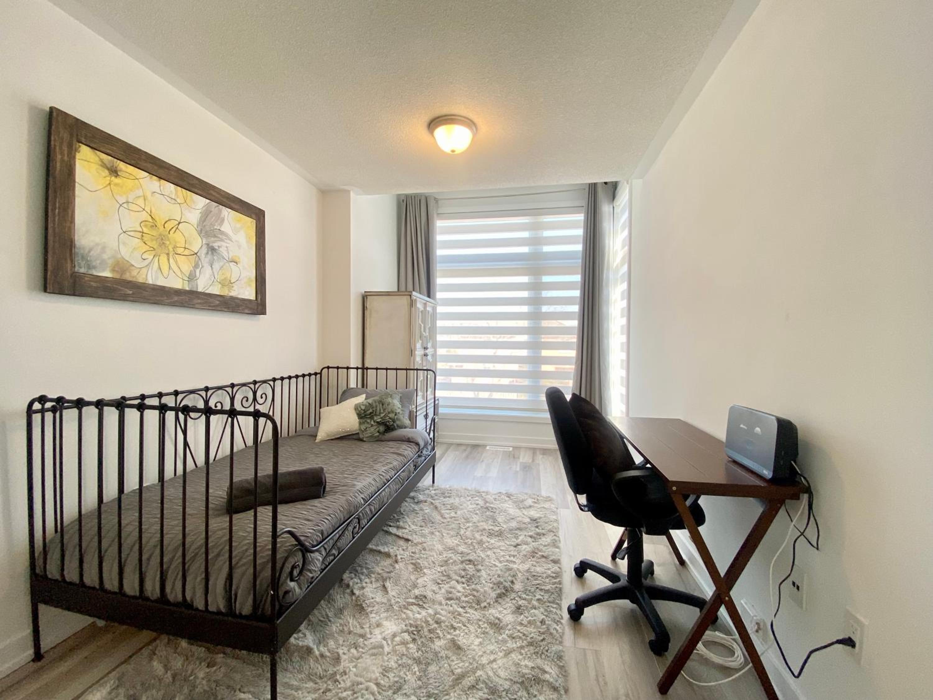 3 Bedroom Well-designed Townhouse in Whitby