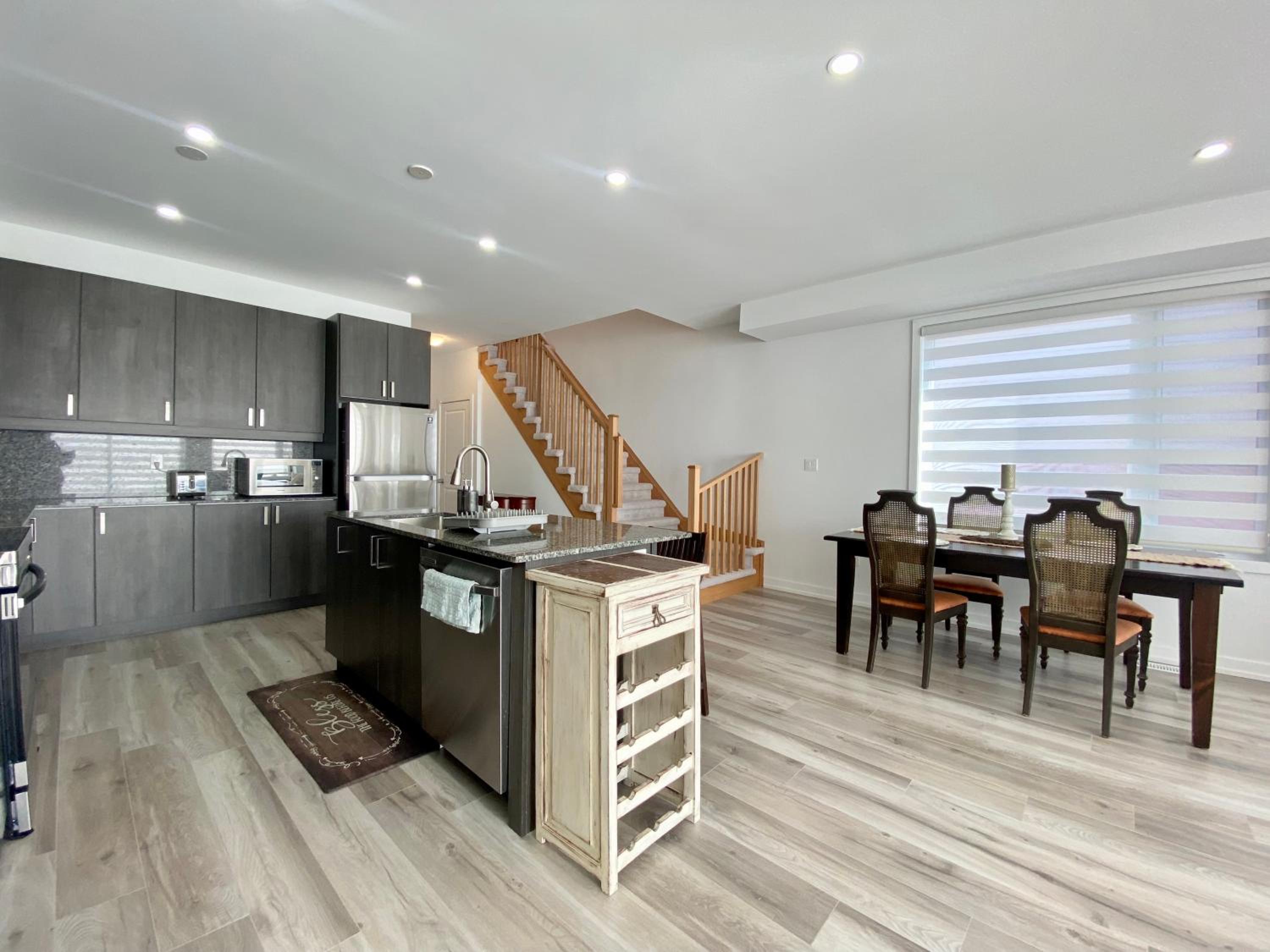 3 Bedroom Well-designed Townhouse in Whitby