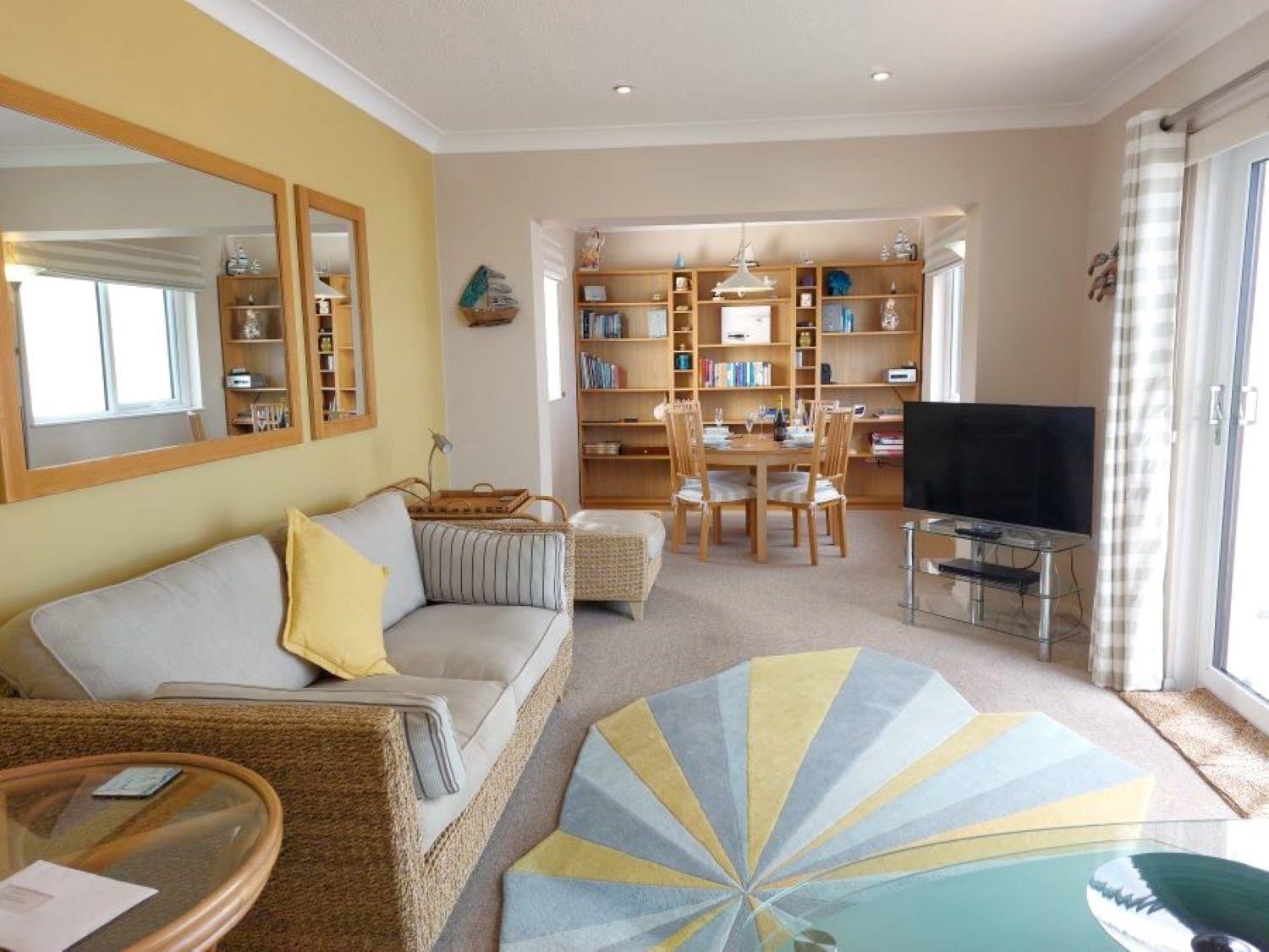 Broadwaters - 2 bed waterfront apartment in Instow