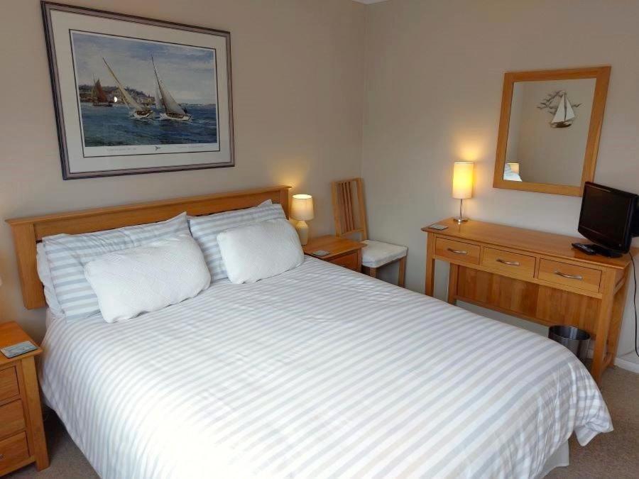 Broadwaters - 2 bed waterfront apartment in Instow