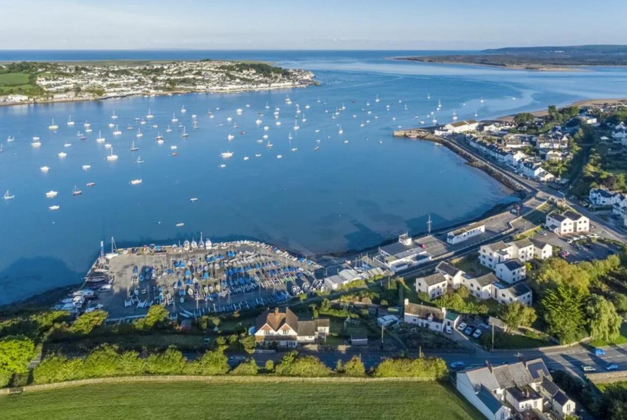 Broadwaters - 2 bed waterfront apartment in Instow