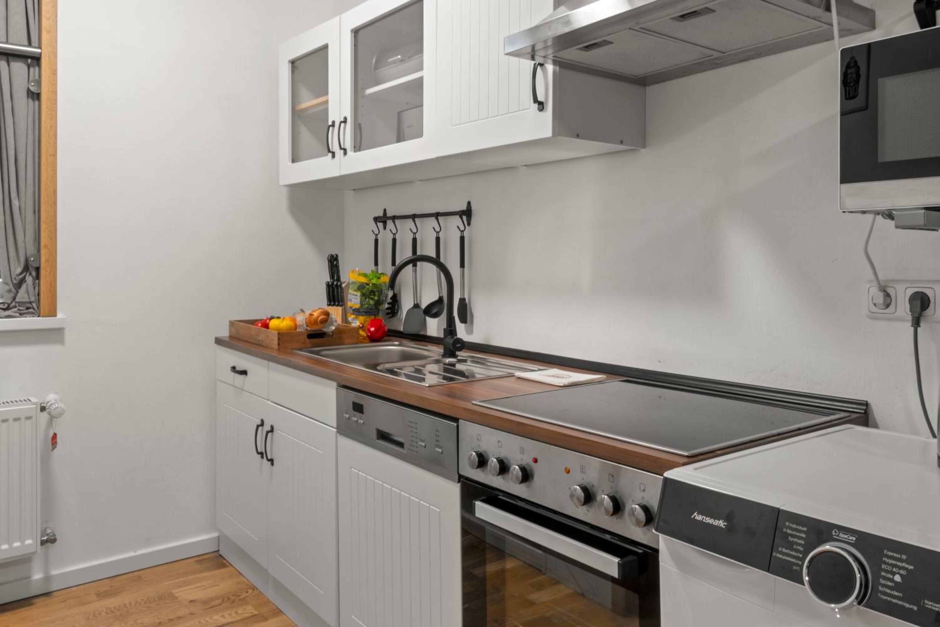 Altstadt - Exklusive 3-Zi-Wohnung für 6 Personen mit 90 qm, großer Dachterrasse, Parkplatz, WLAN