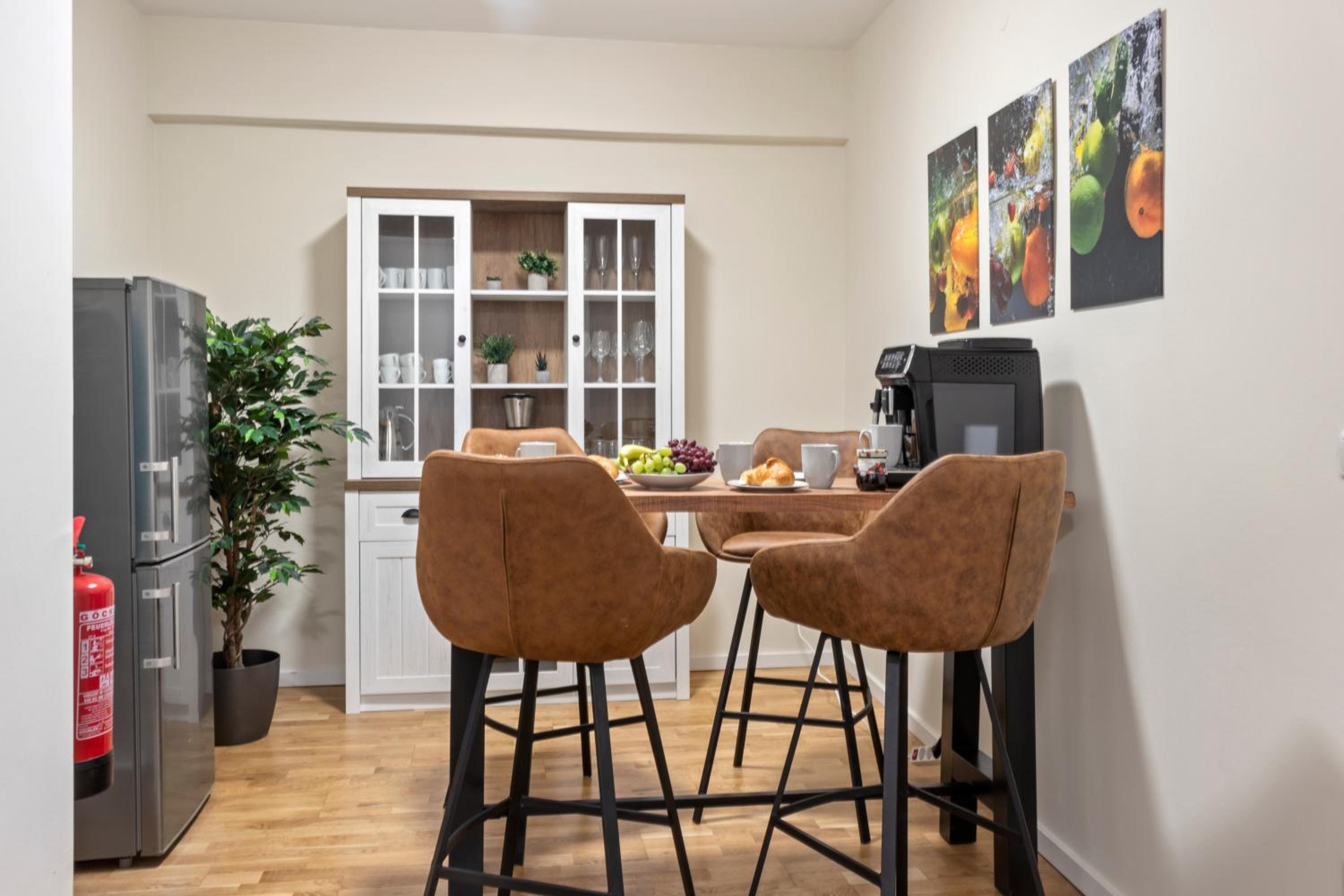 Altstadt - Exklusive 3-Zi-Wohnung für 6 Personen mit 90 qm, großer Dachterrasse, Parkplatz, WLAN