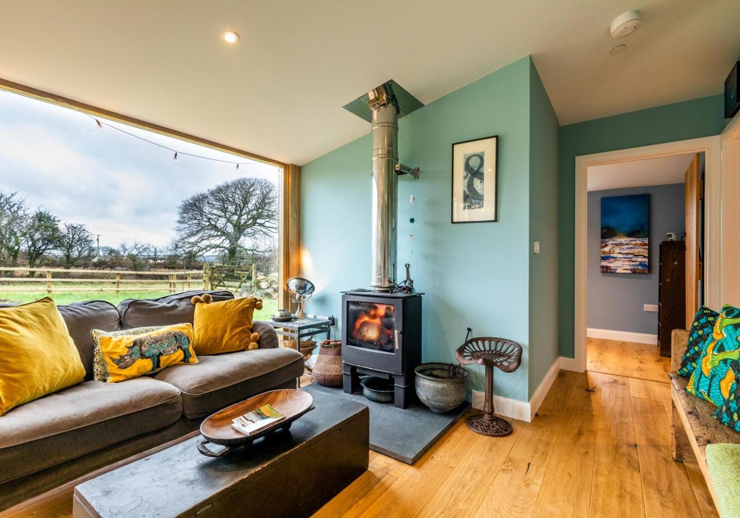 Penrhiw - a country cottage with mountain views view 2
