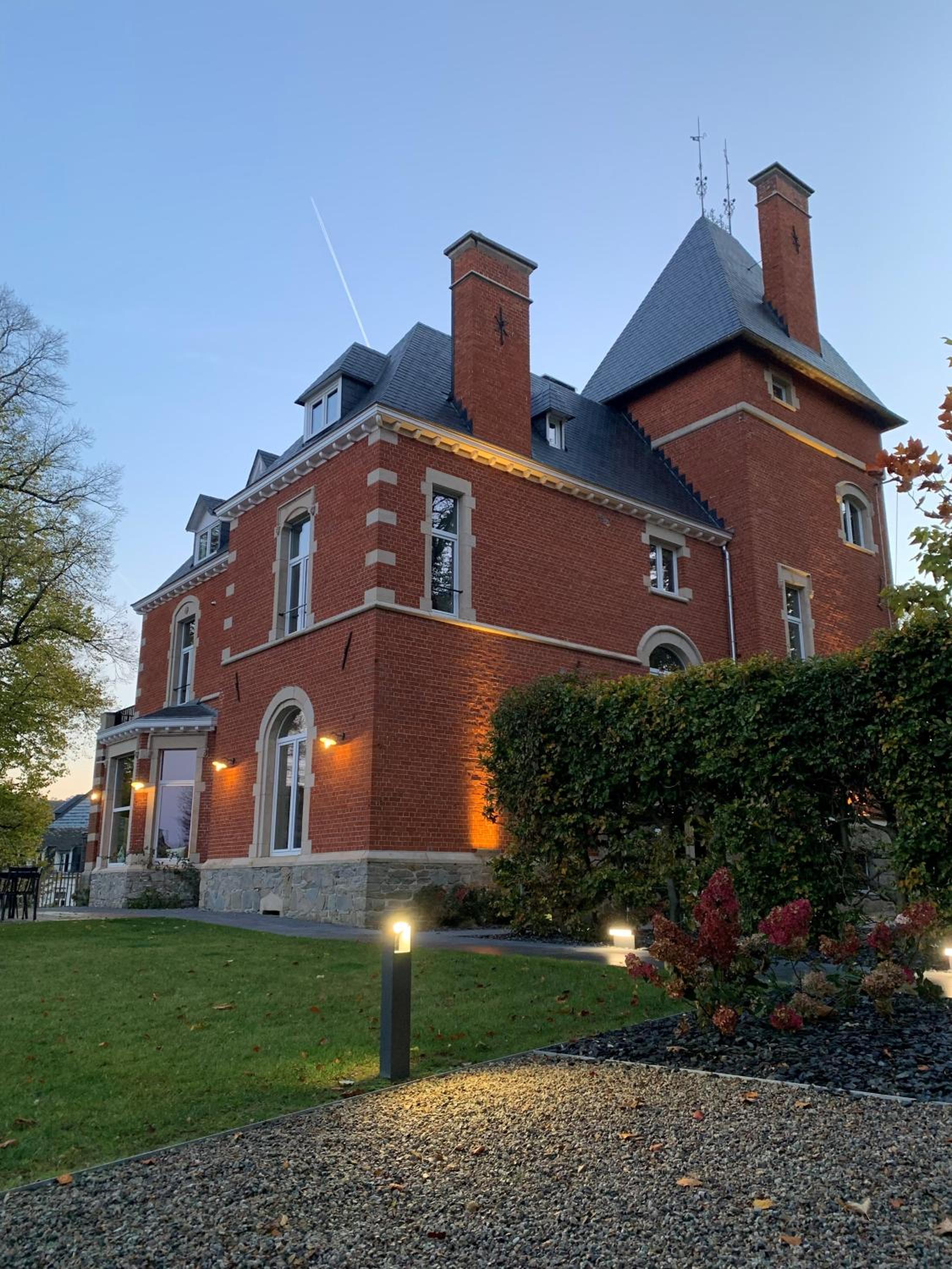 So'House Manor