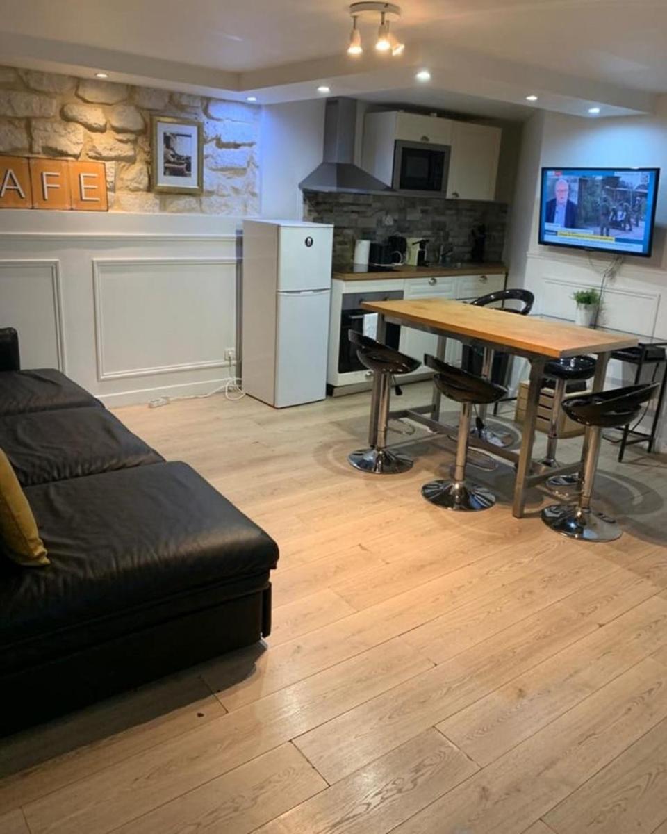 42-LUXURY FLAT