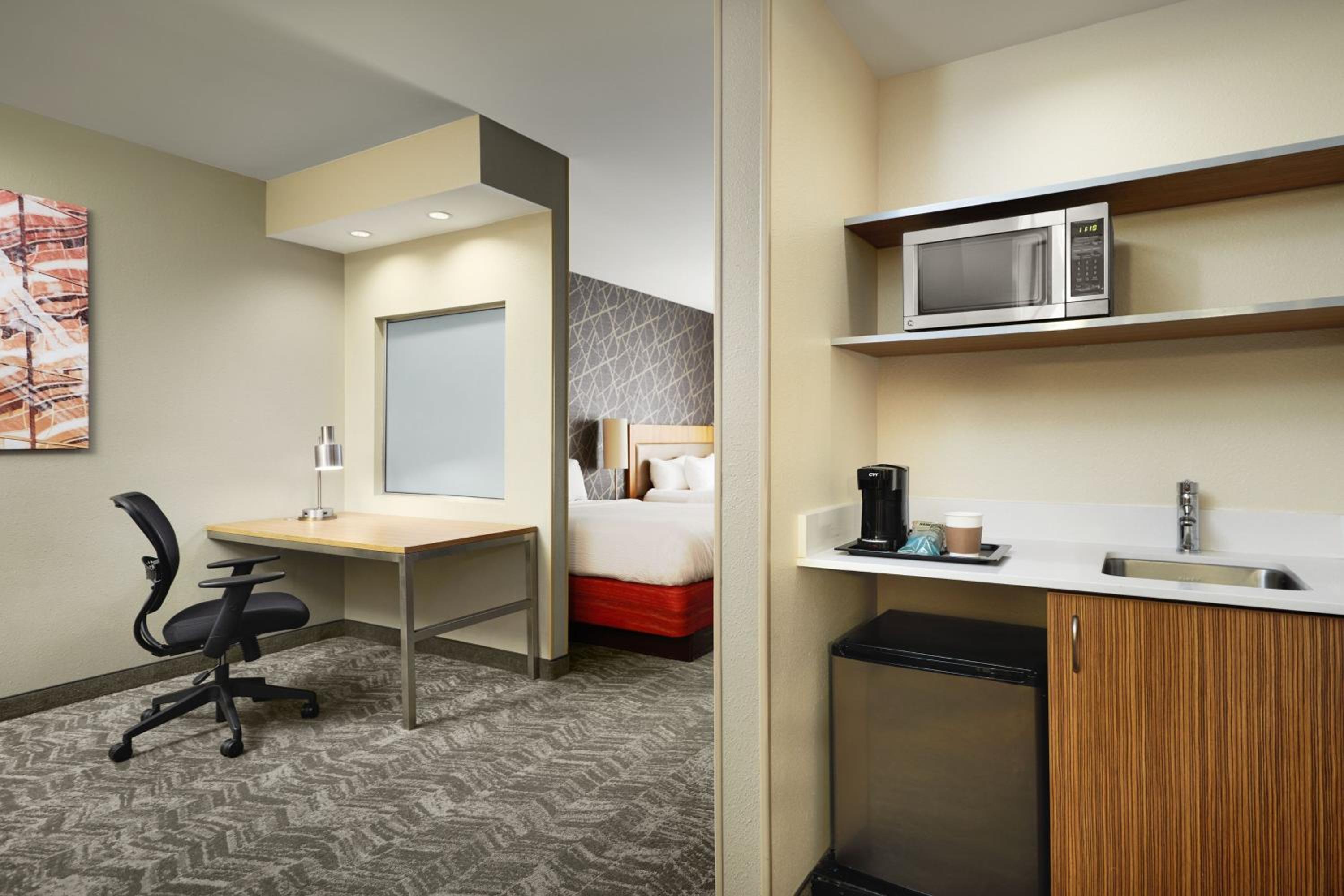 St Louis Vacations - SpringHill Suites St. Louis Airport/Earth City - Property Image 3