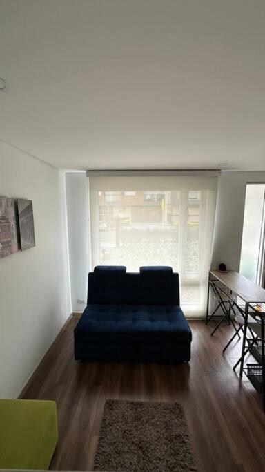Nice apartment independent in front business center