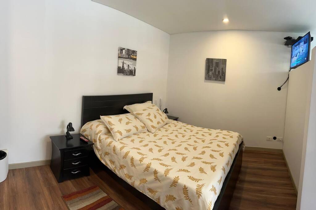 Nice apartment independent in front business center