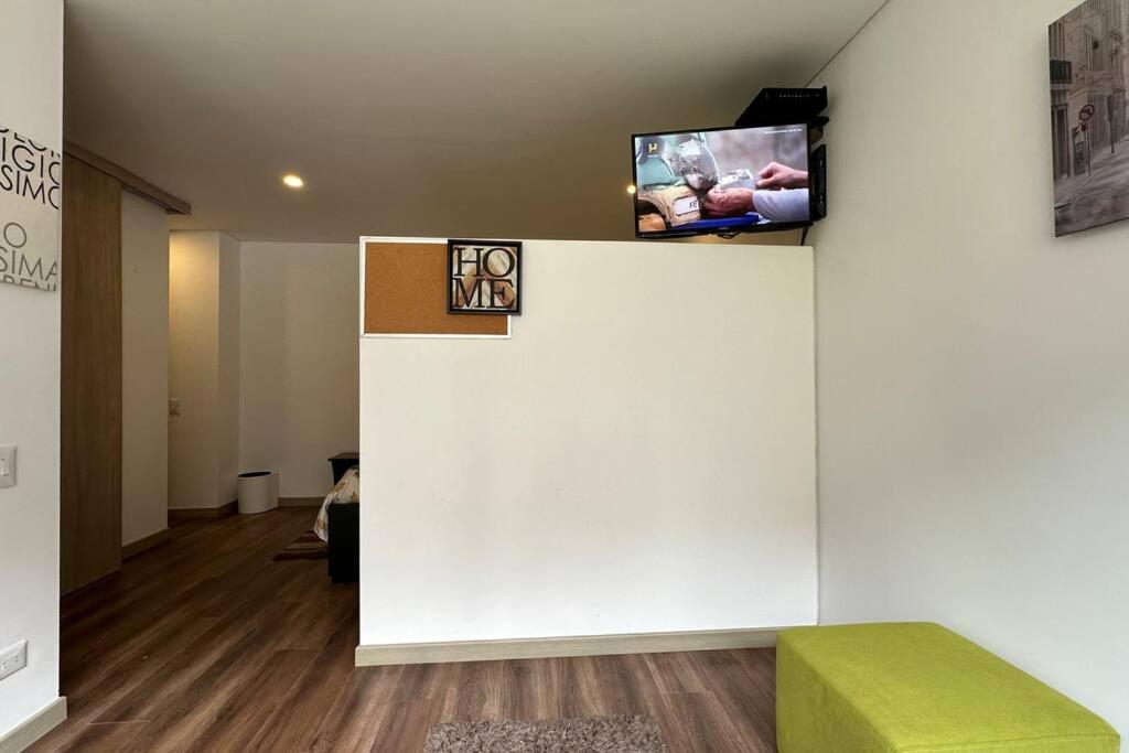 Nice apartment independent in front business center