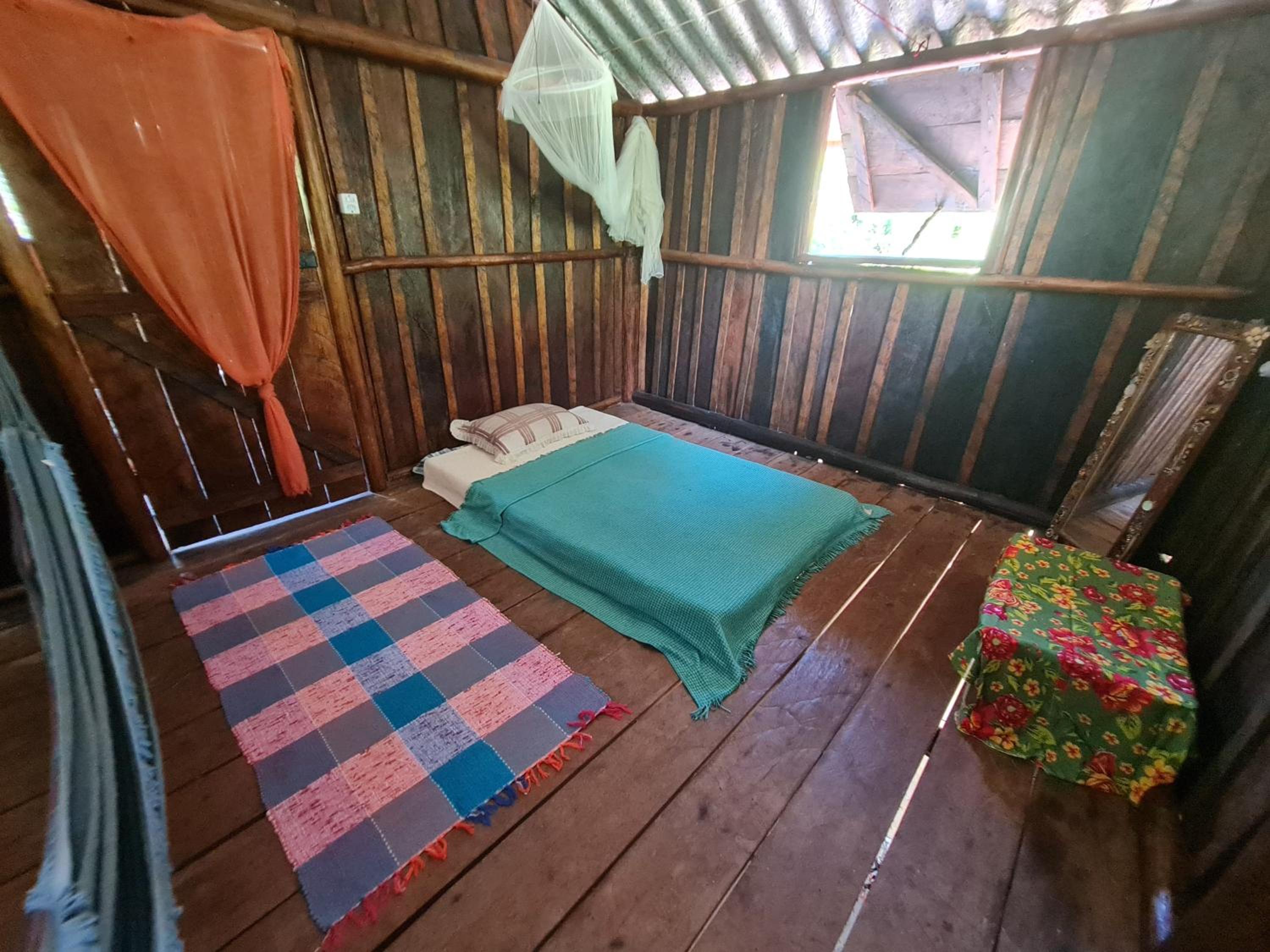 Quarto Que Brota do Chão