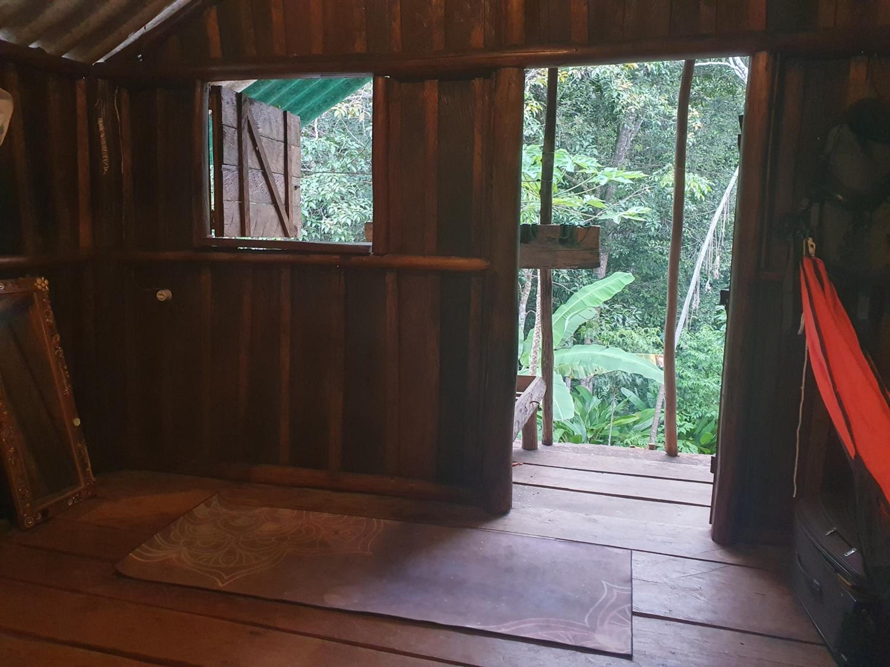 Quarto Que Brota do Chão