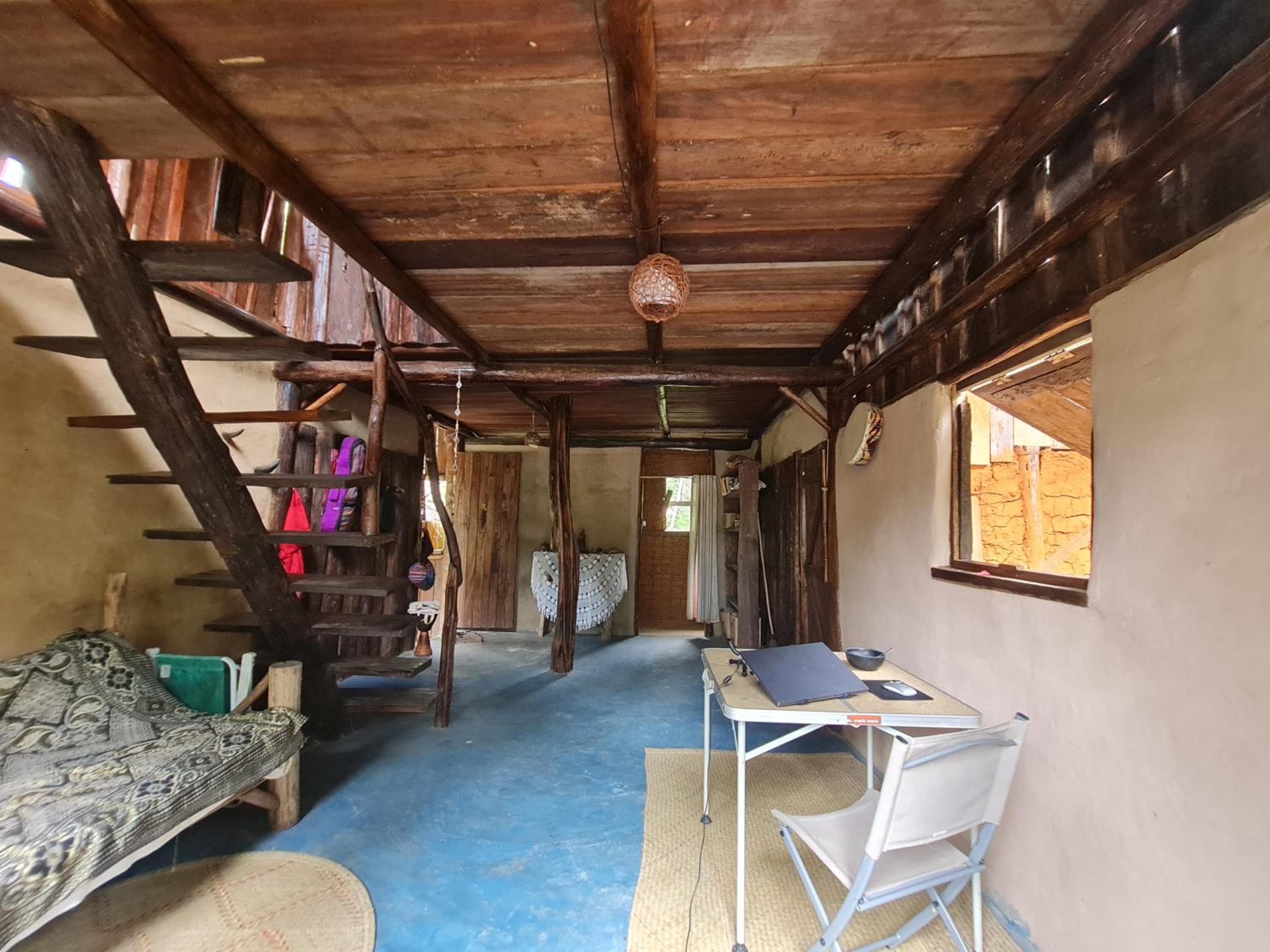 Quarto Que Brota do Chão