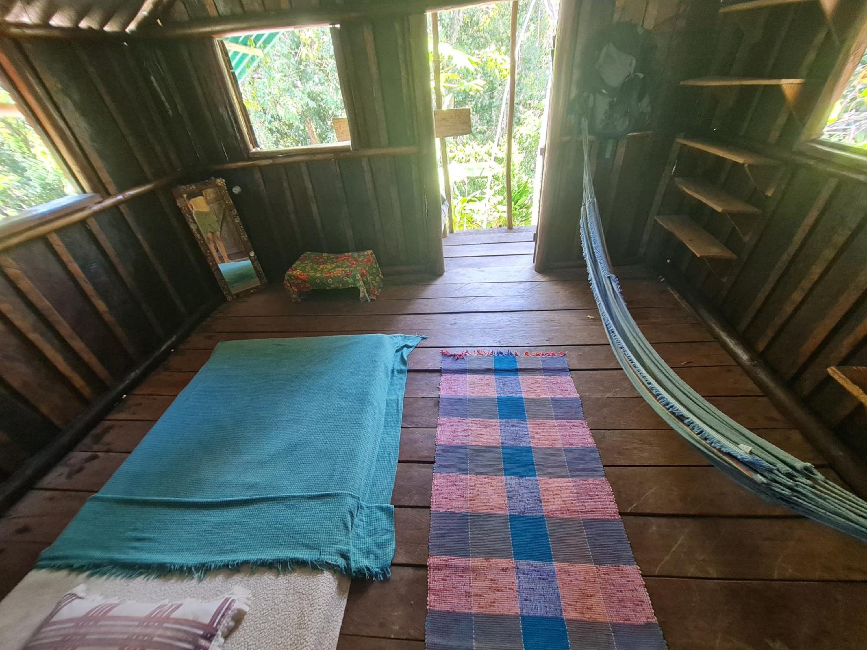 Quarto Que Brota do Chão